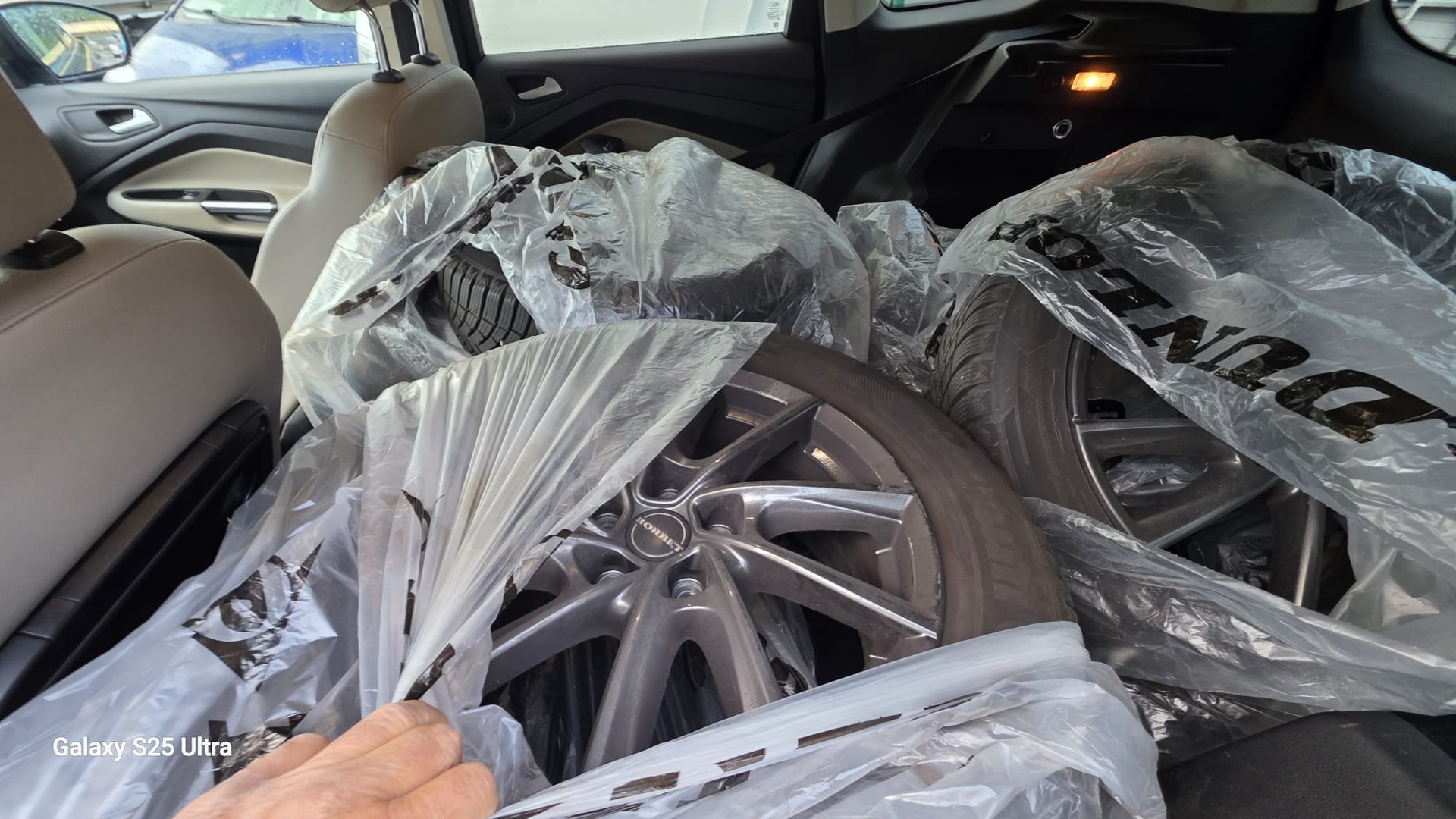 FORD Kuga 2.0 TDCi Titanium 4WD PowerShift-image-13