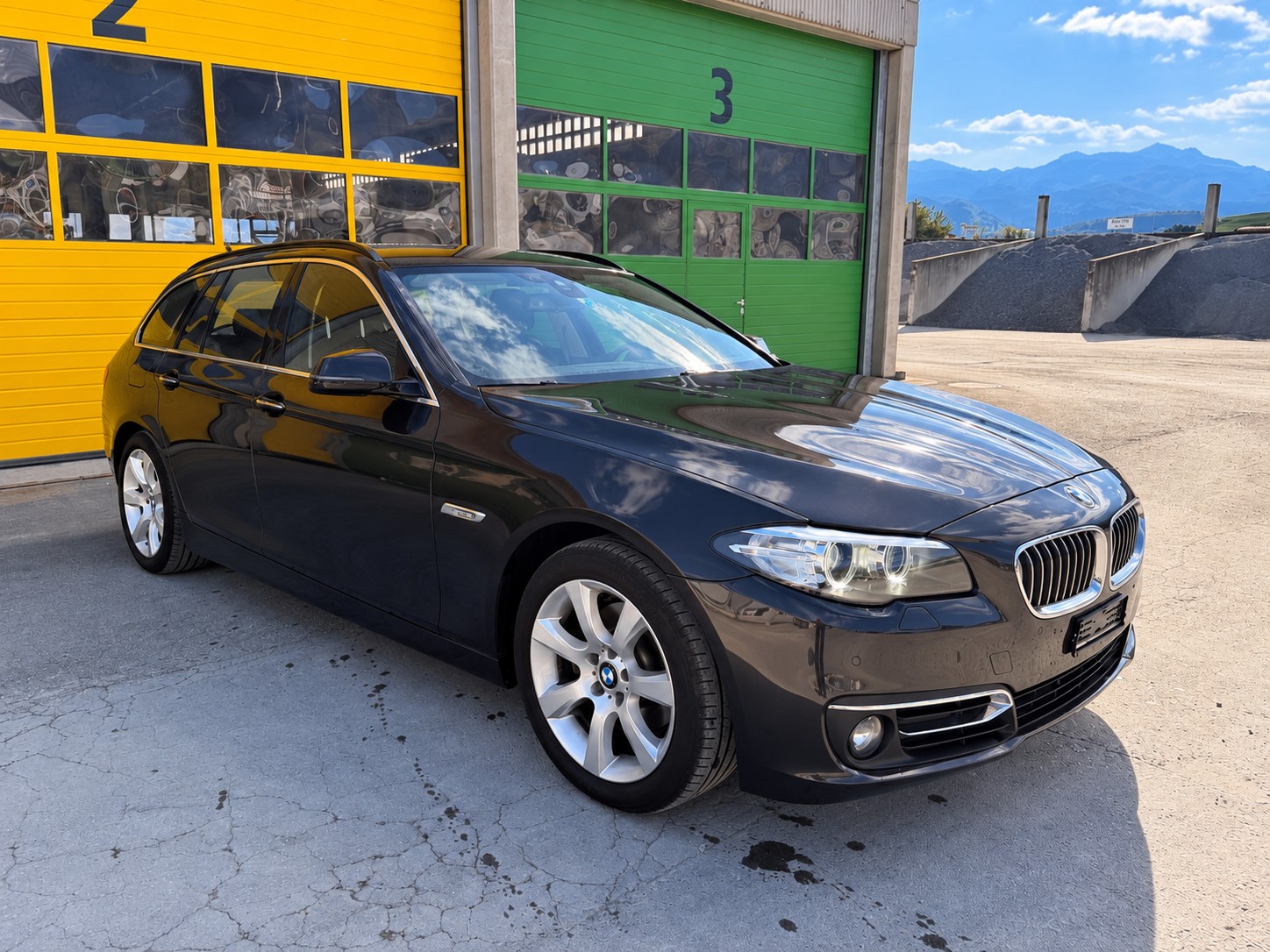 BMW 520d Touring xDrive Luxury Line Steptronic-image-6