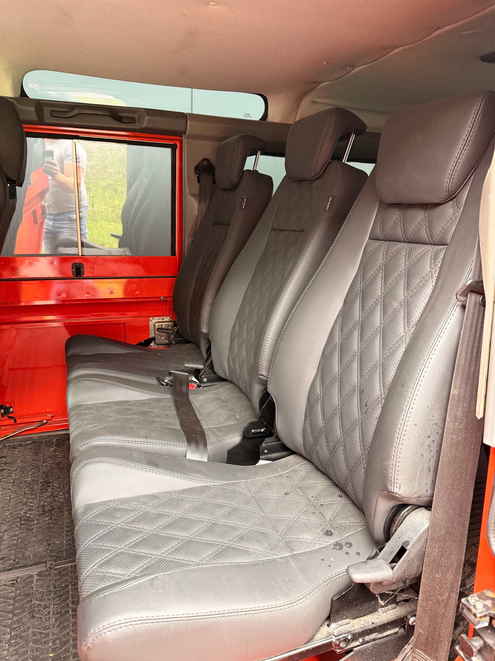 LAND ROVER Defender 110 300TDi "G4"-image-8