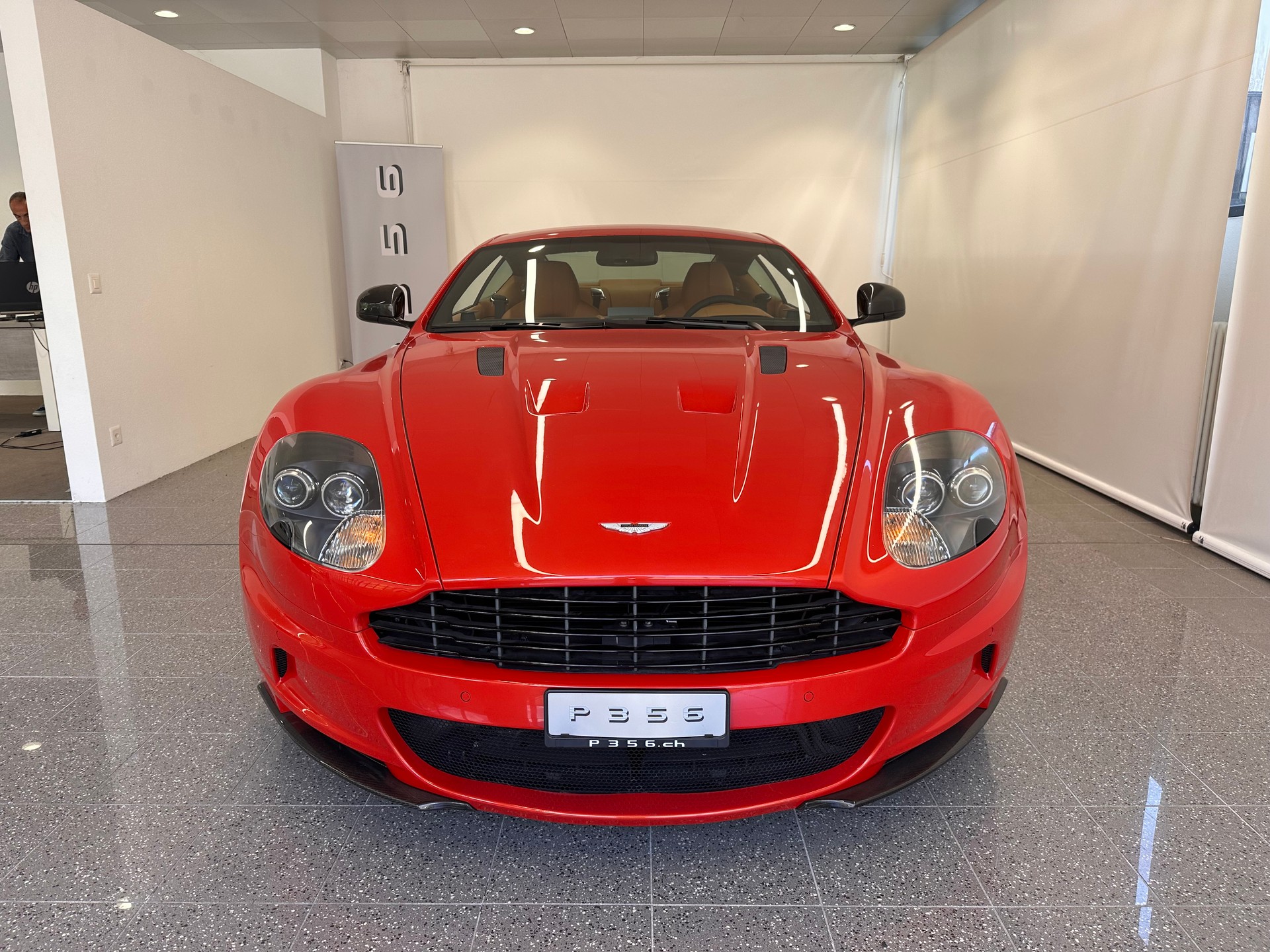 ASTON MARTIN DBS CARBON EDITION 1/200PZ-image-1
