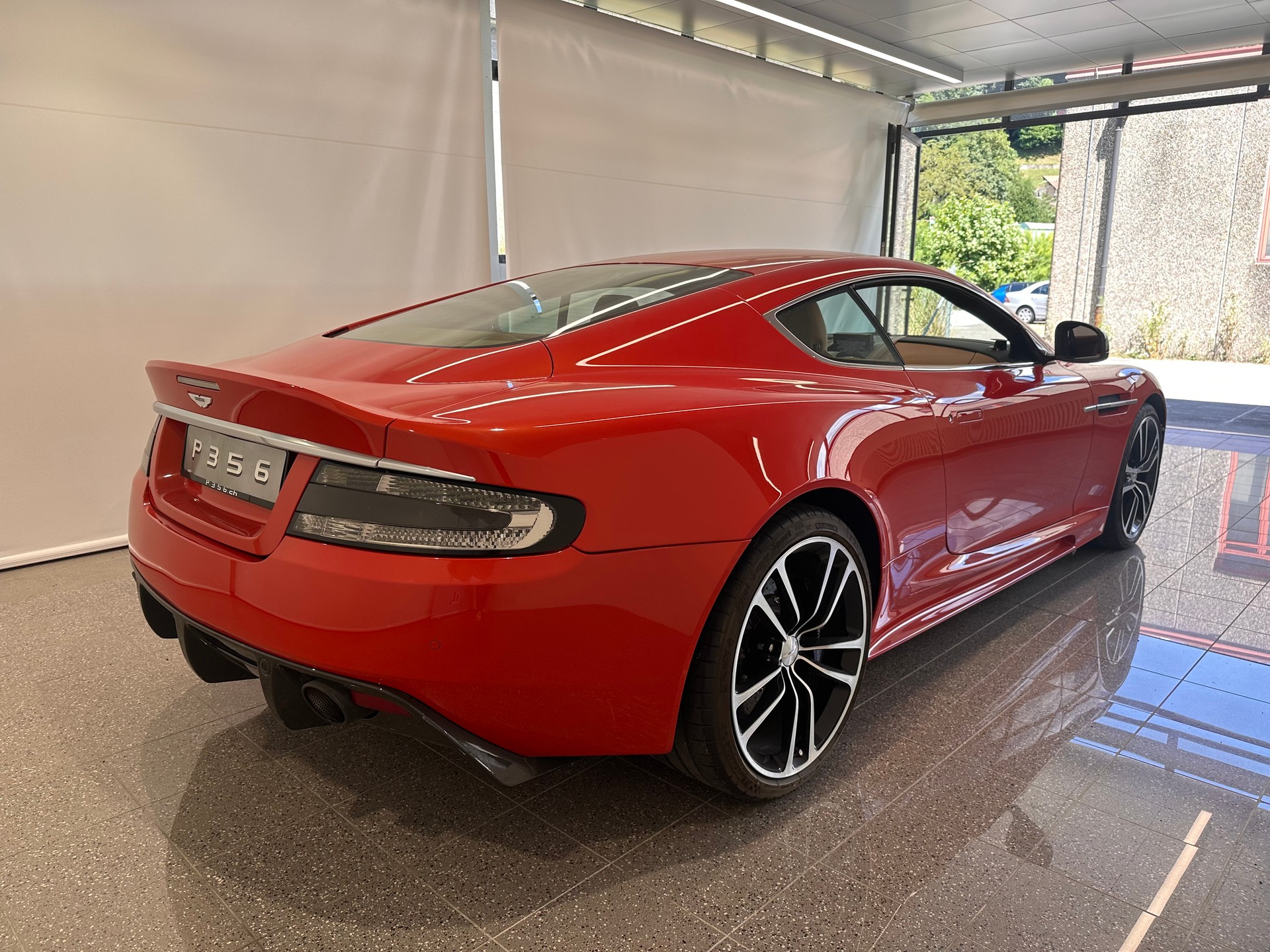 ASTON MARTIN DBS CARBON EDITION 1/200PZ-image-4