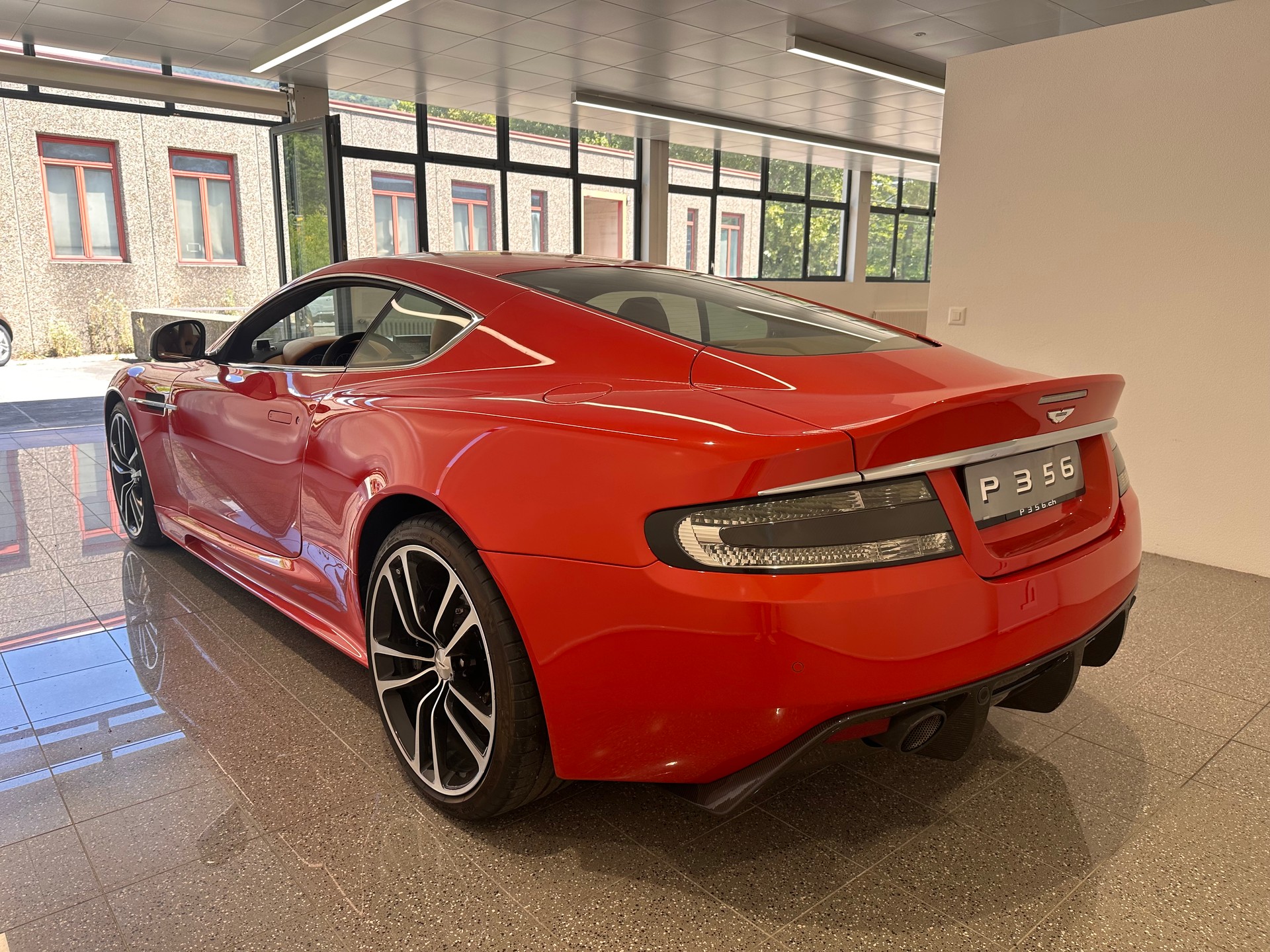 ASTON MARTIN DBS CARBON EDITION 1/200PZ-image-6