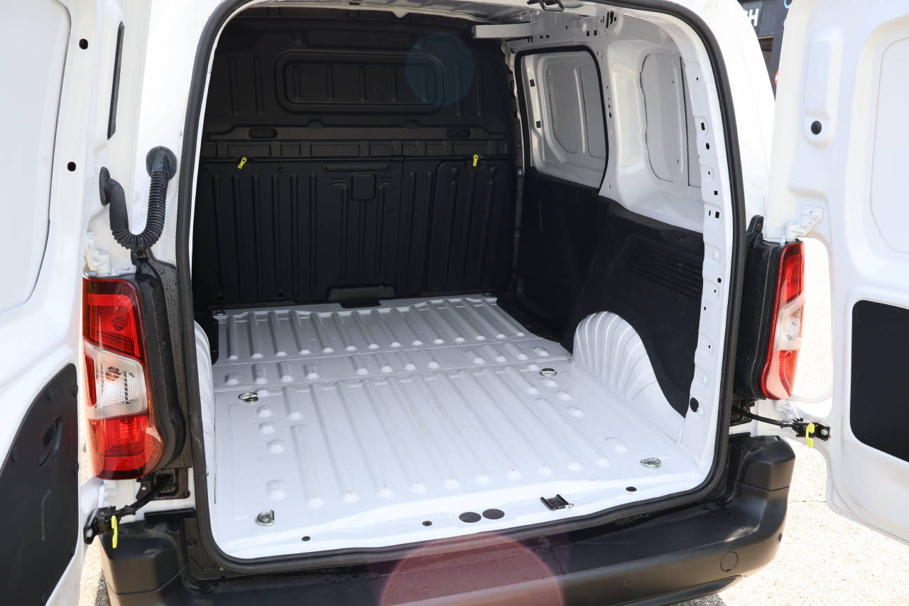 FIAT E-Doblo Kaw. L1 50 kWh Easy Pro-image-4