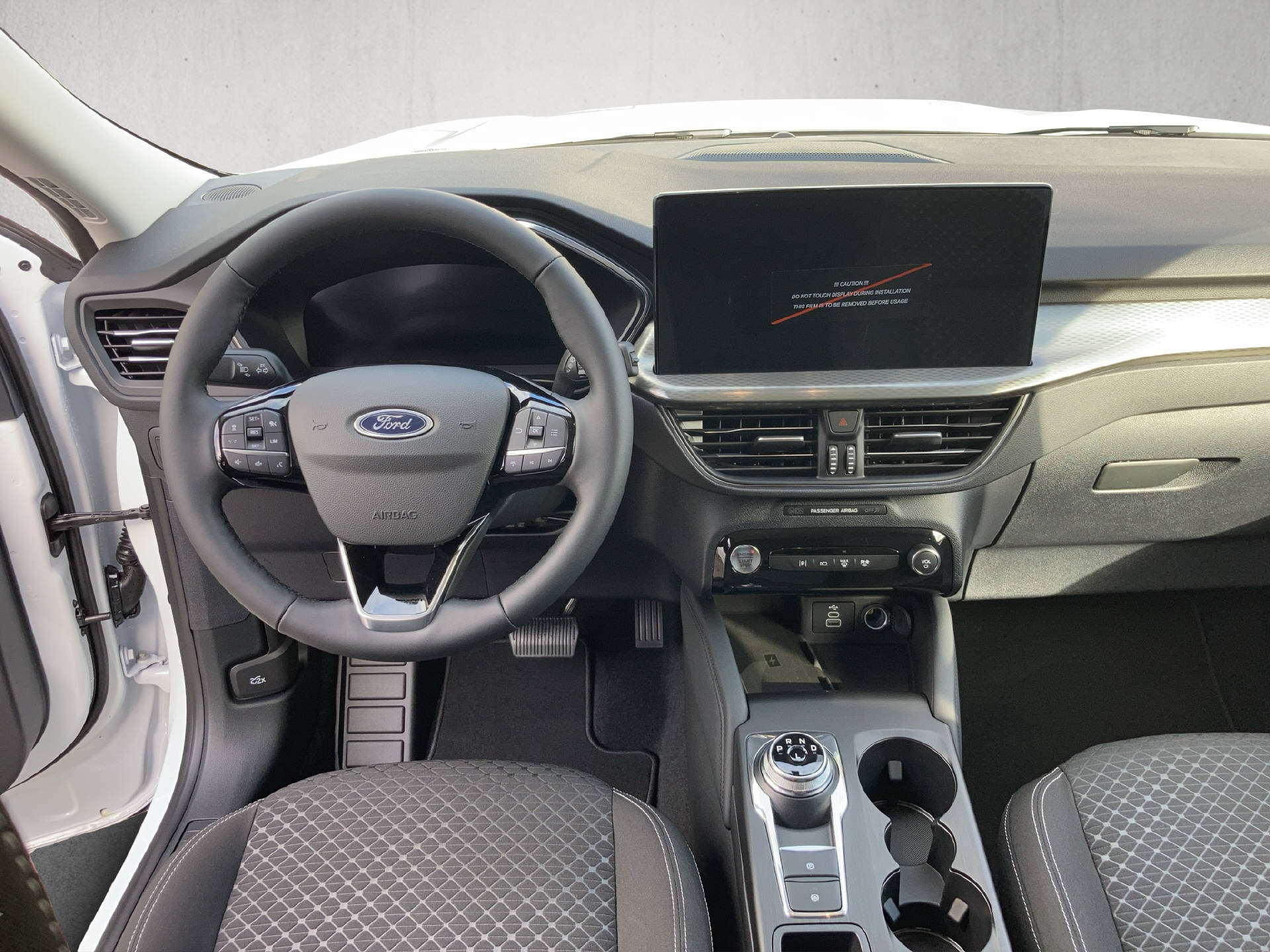 FORD Kuga 2.5 Plug-in Hybrid Titanium-image-14