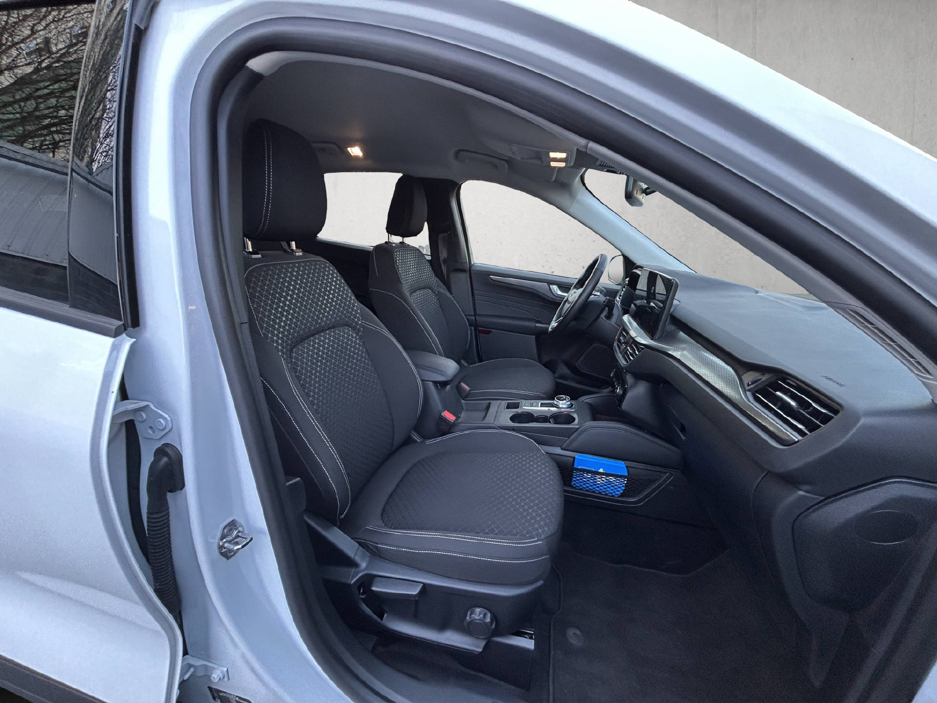 FORD Kuga 2.5 Plug-in Hybrid Titanium-image-18