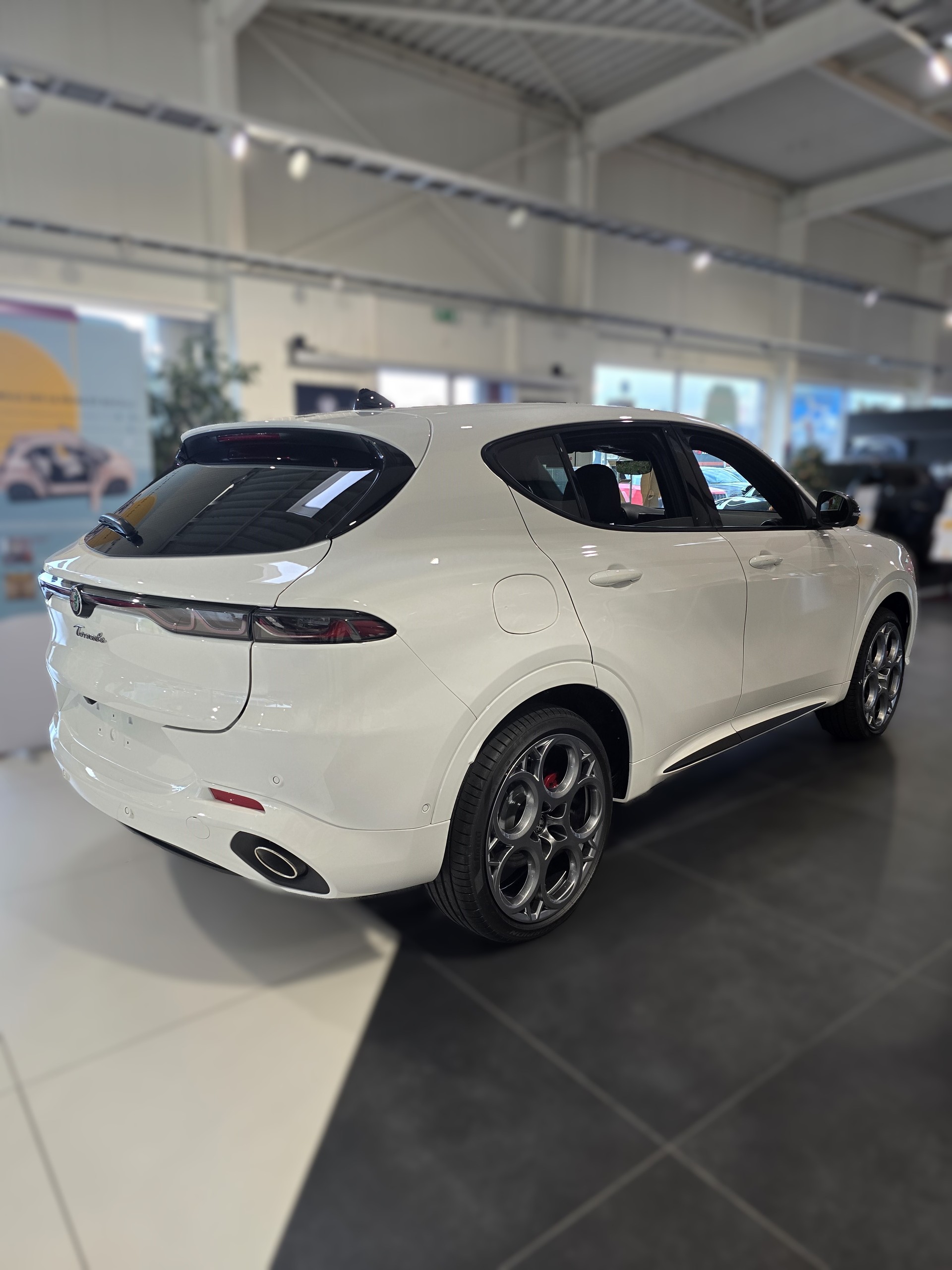 ALFA ROMEO Tonale 1.3 Plug-in-Hybrid Q4 Tributo Italiano-image-4