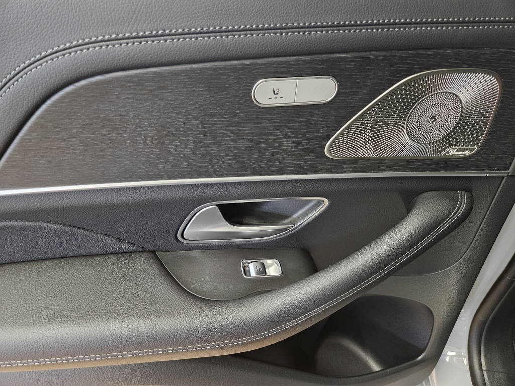MERCEDES-BENZ GLE 300 d 4Matic AMG Line-image-6