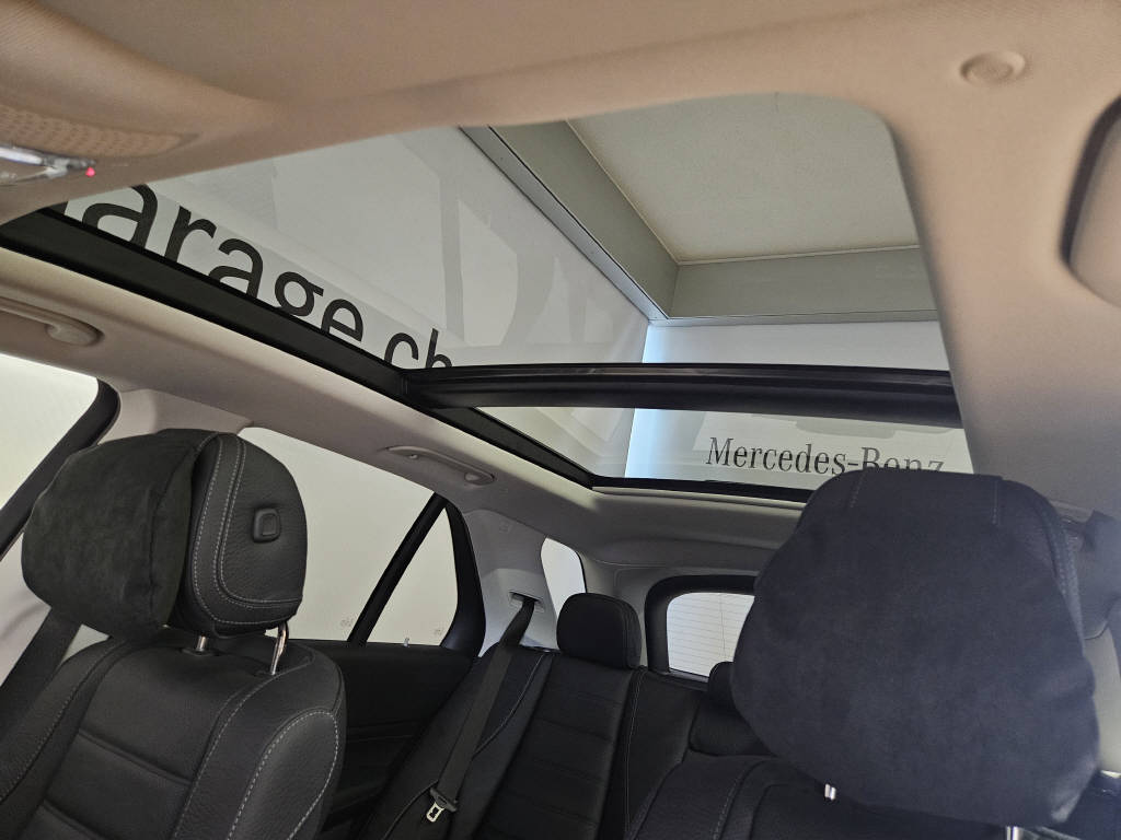 MERCEDES-BENZ GLE 300 d 4Matic AMG Line-image-11