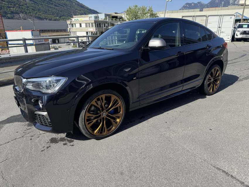BMW X4 M40i-showroom-element-2