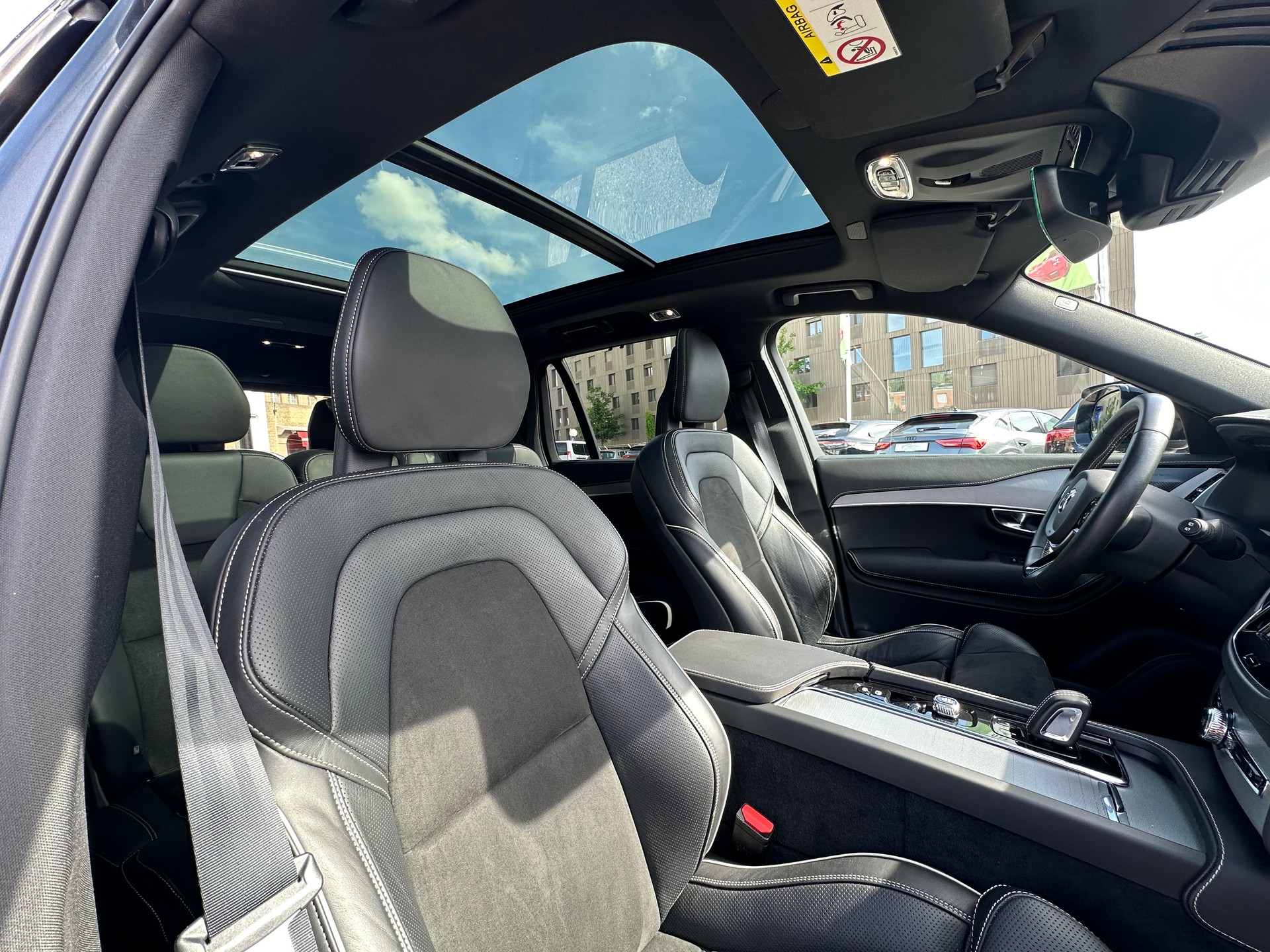 VOLVO XC90 T8 eAWD R-Design Geartronic 7 places-image-19