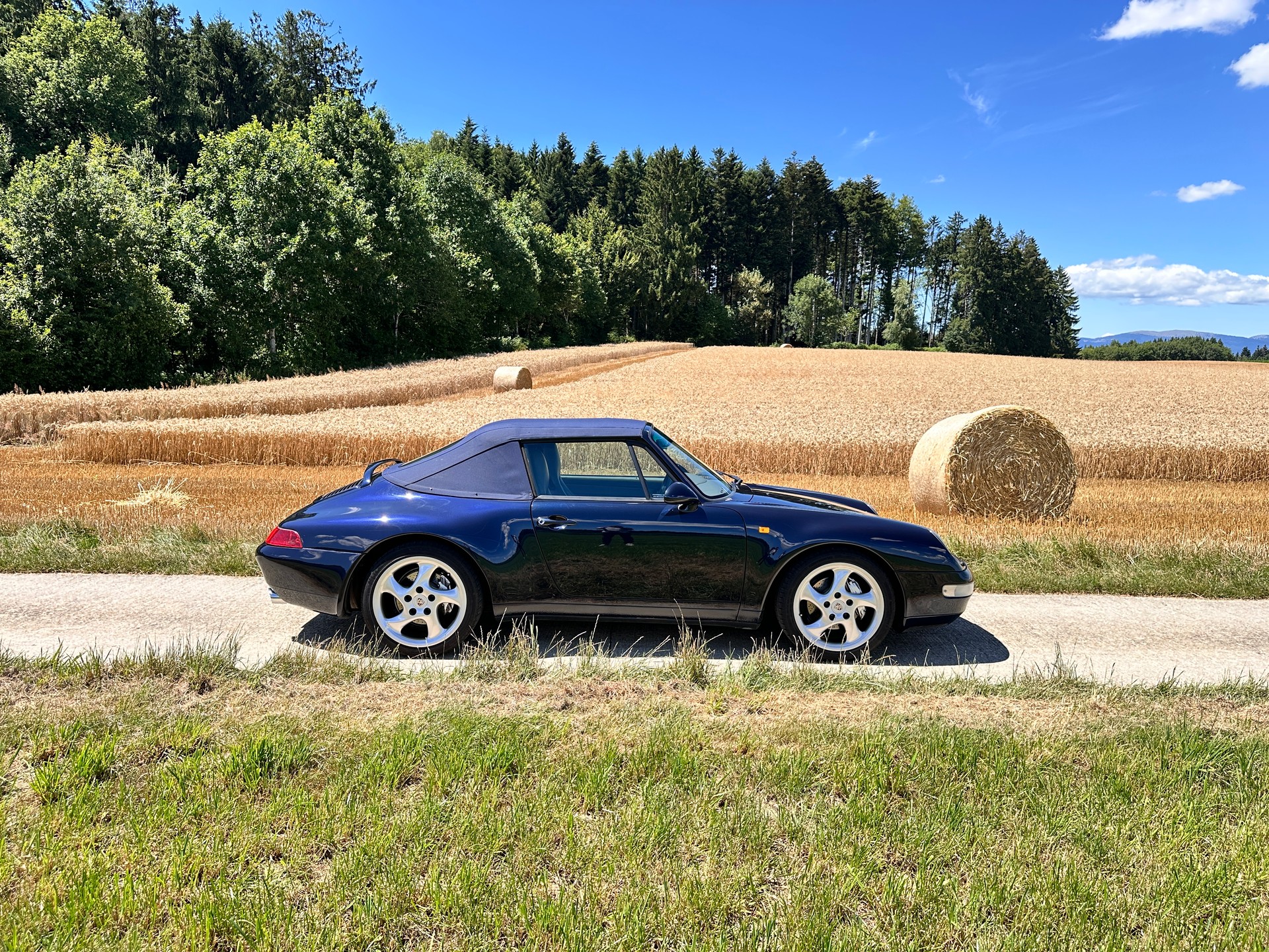 PORSCHE 911 Carrera 4 Cabrio-image-9