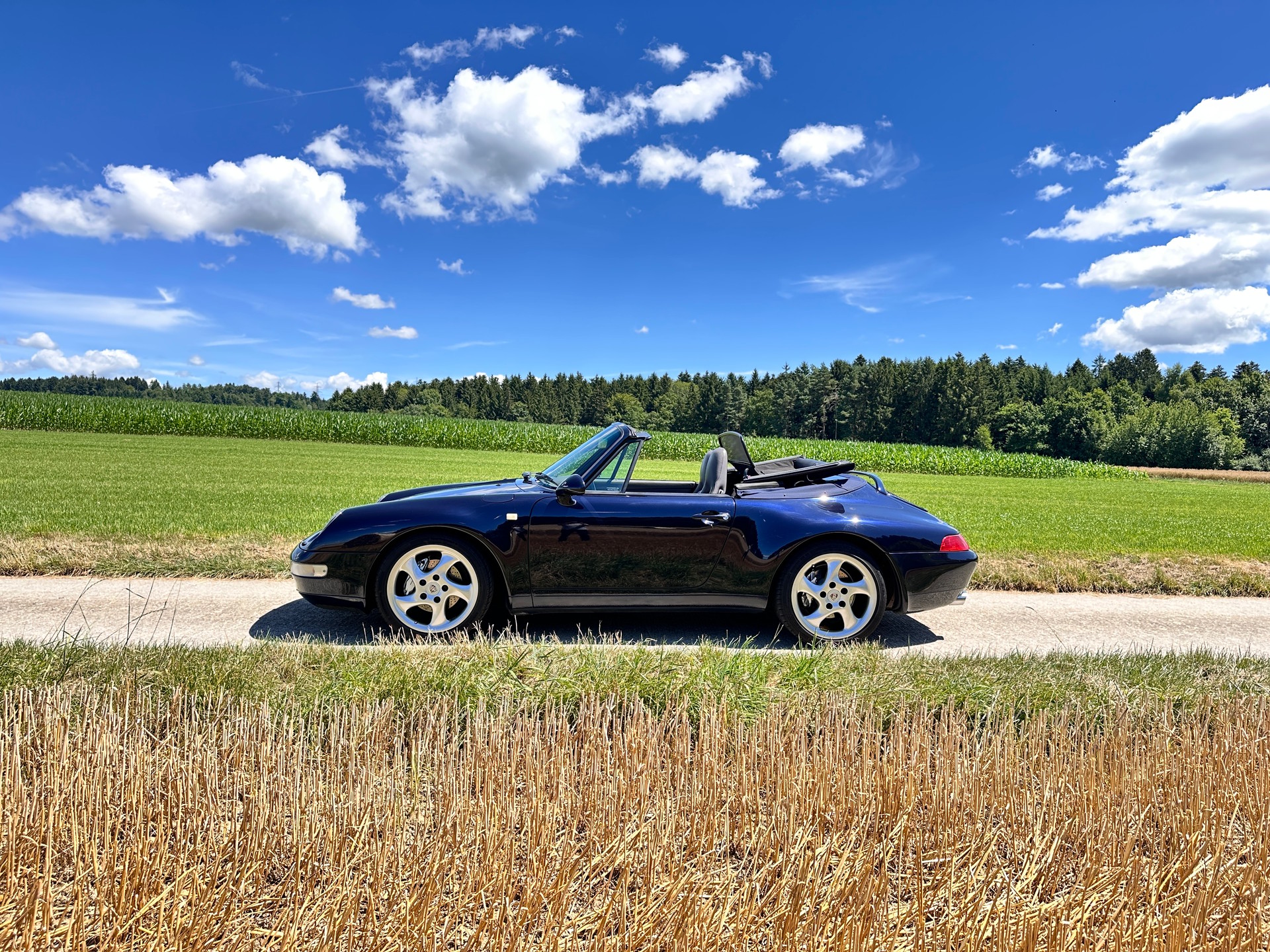PORSCHE 911 Carrera 4 Cabrio-image-3