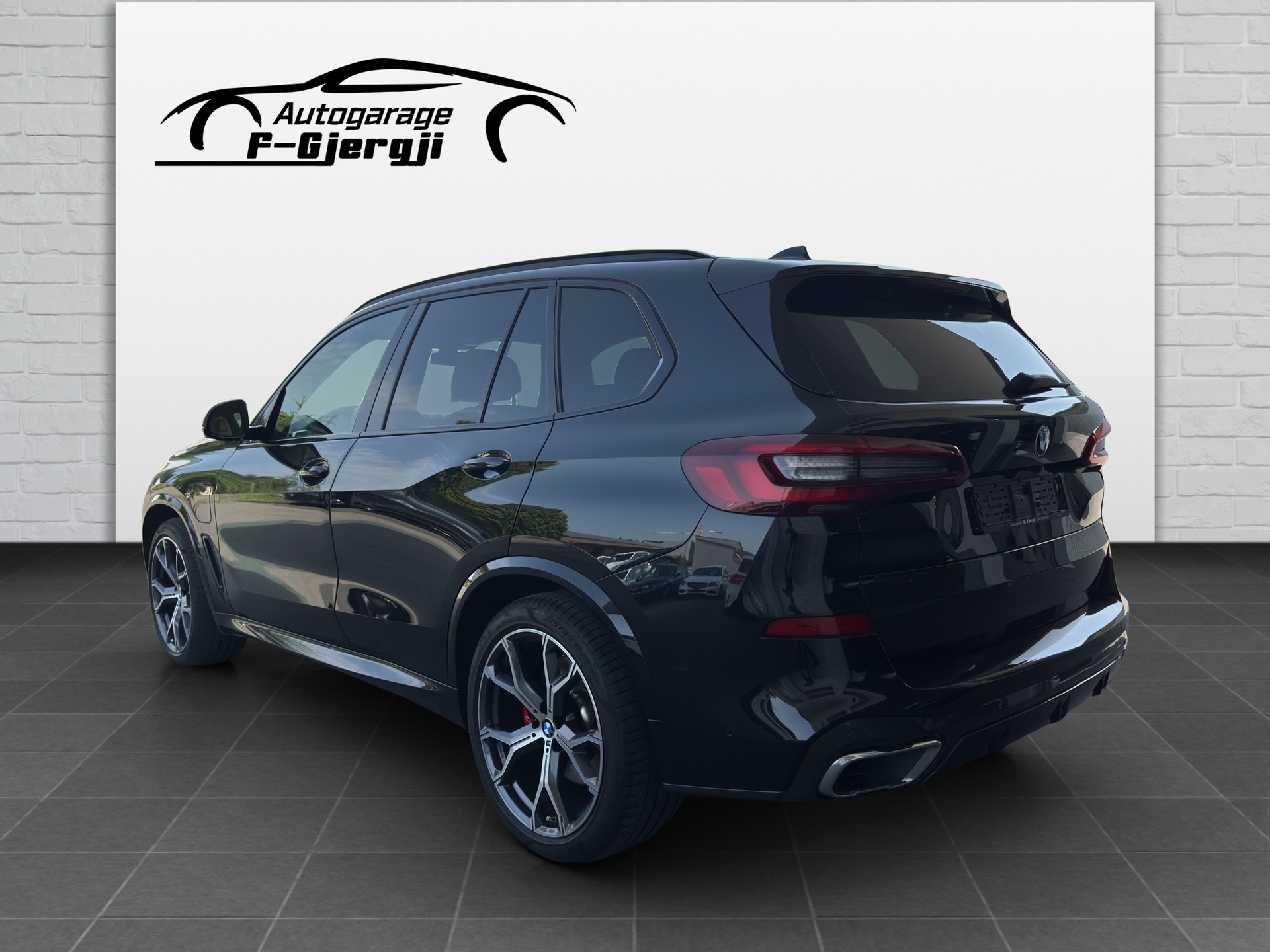 BMW X5 xDrive45e M Sport Steptronic-showroom-element-3