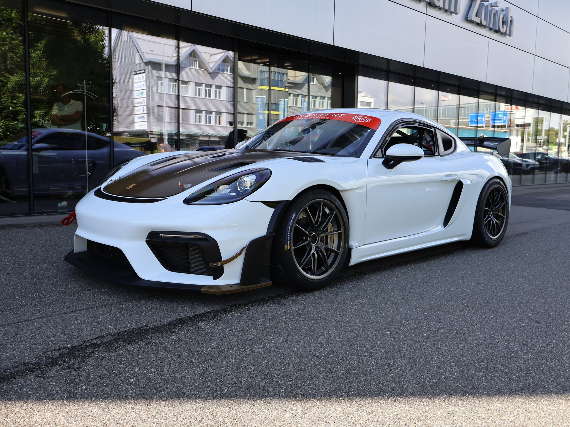 PORSCHE GT4 RS Clubsport-image-0