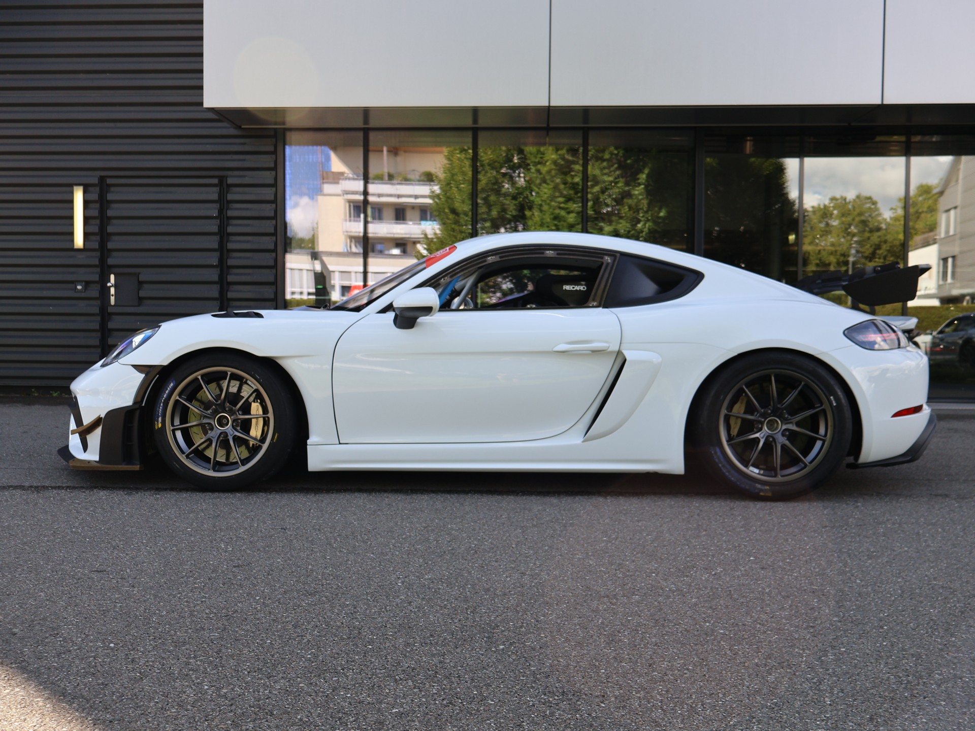 PORSCHE GT4 RS Clubsport-image-1