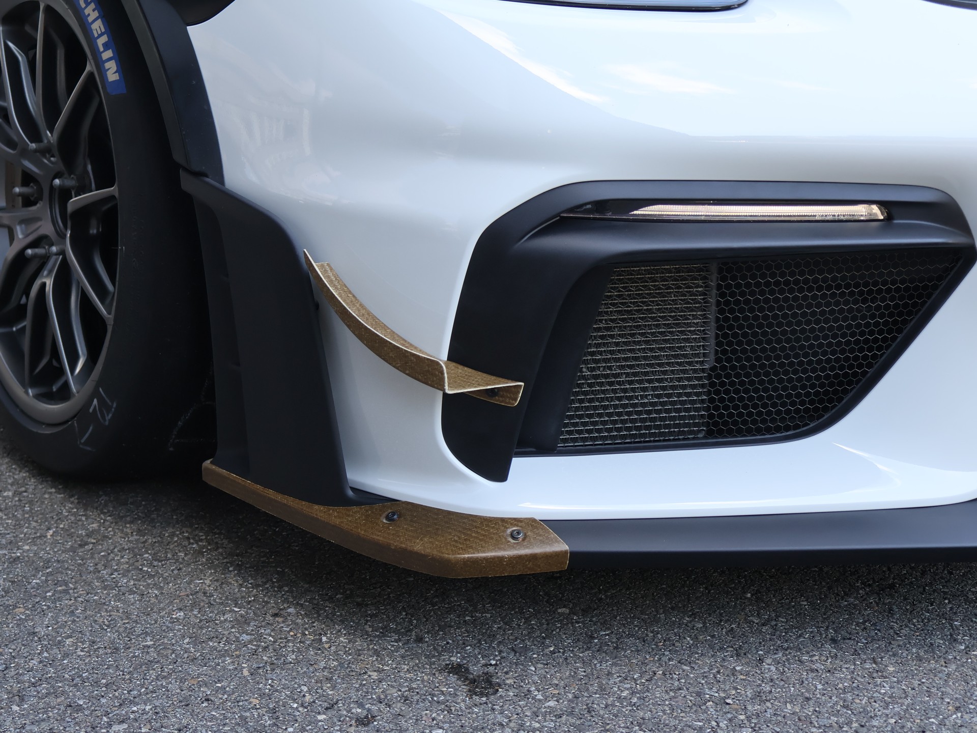 PORSCHE GT4 RS Clubsport-image-5