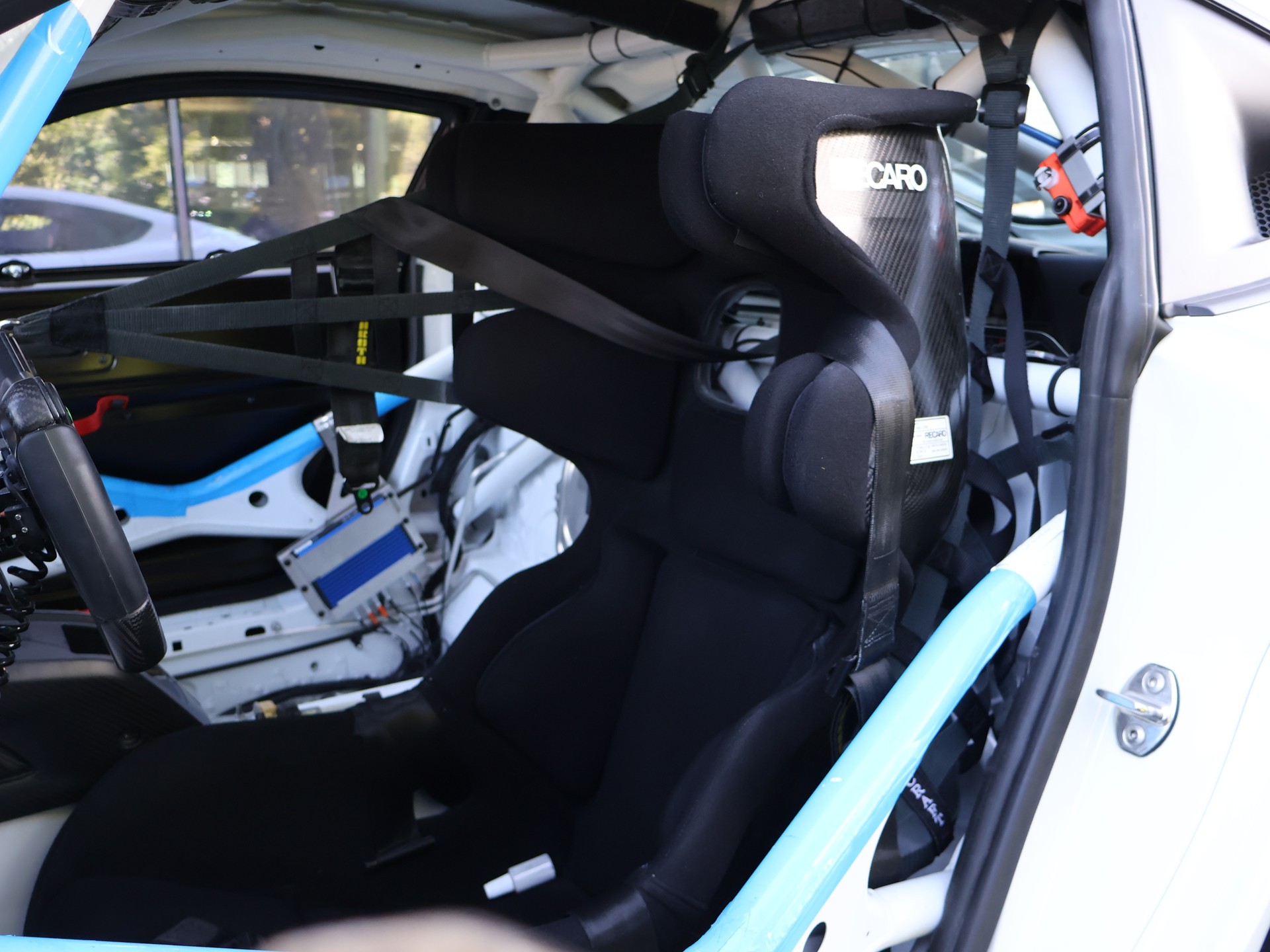 PORSCHE GT4 RS Clubsport-image-9