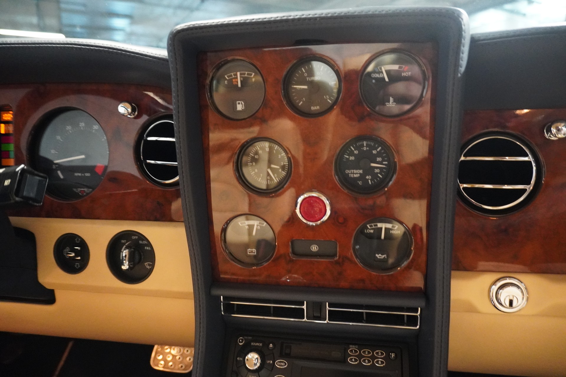 BENTLEY Continental T Coupé-image-10