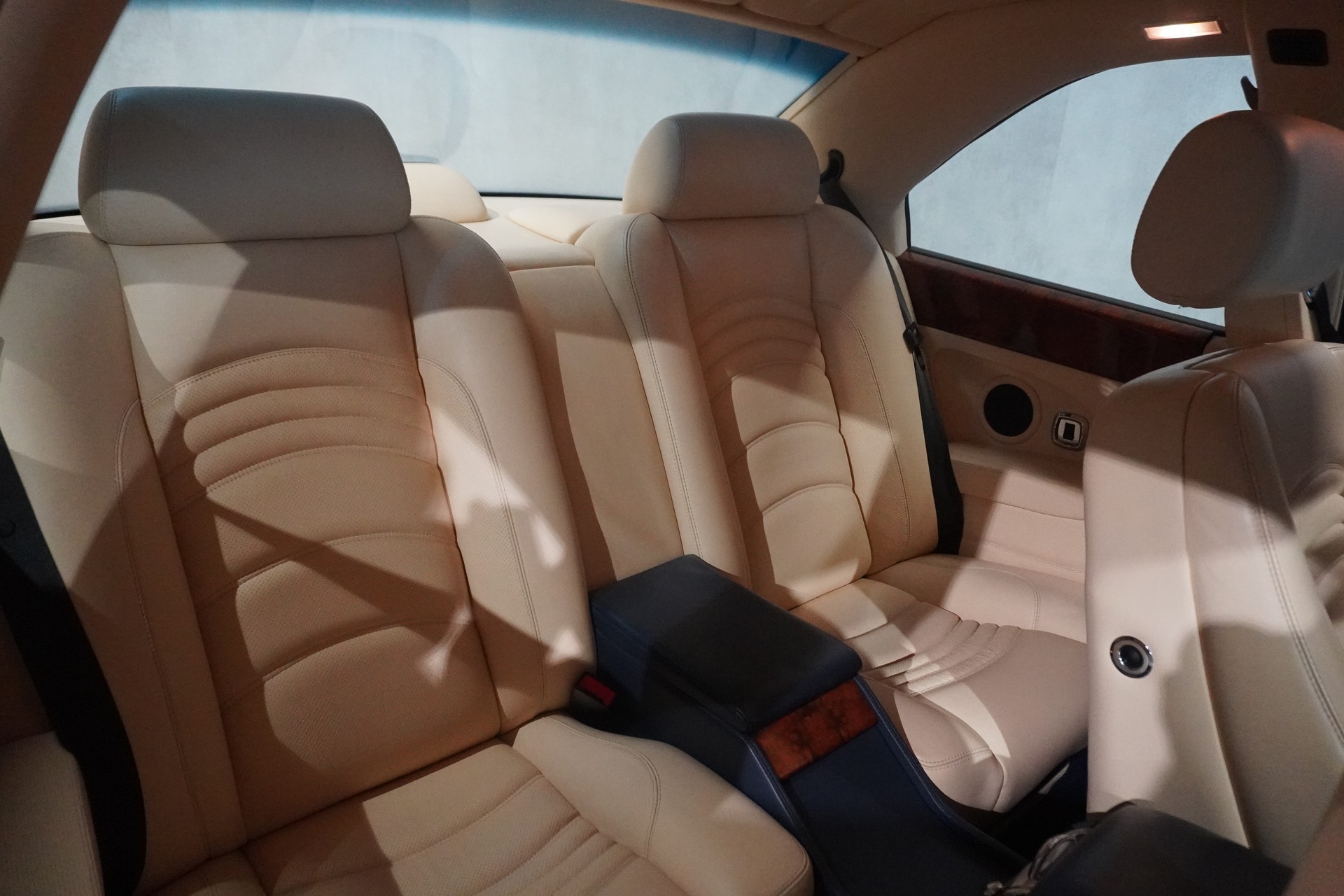 BENTLEY Continental T Coupé-image-8