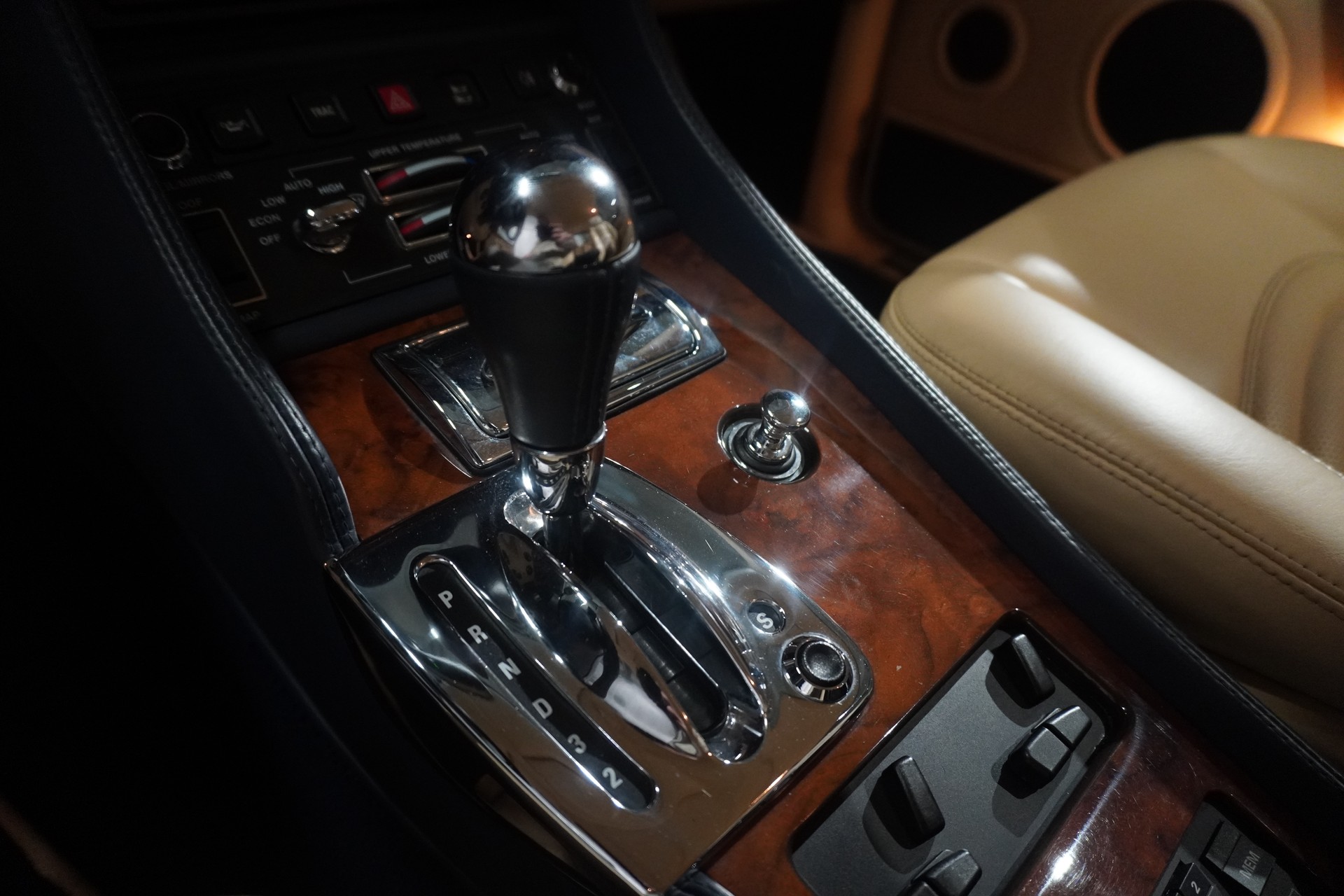 BENTLEY Continental T Coupé-image-19