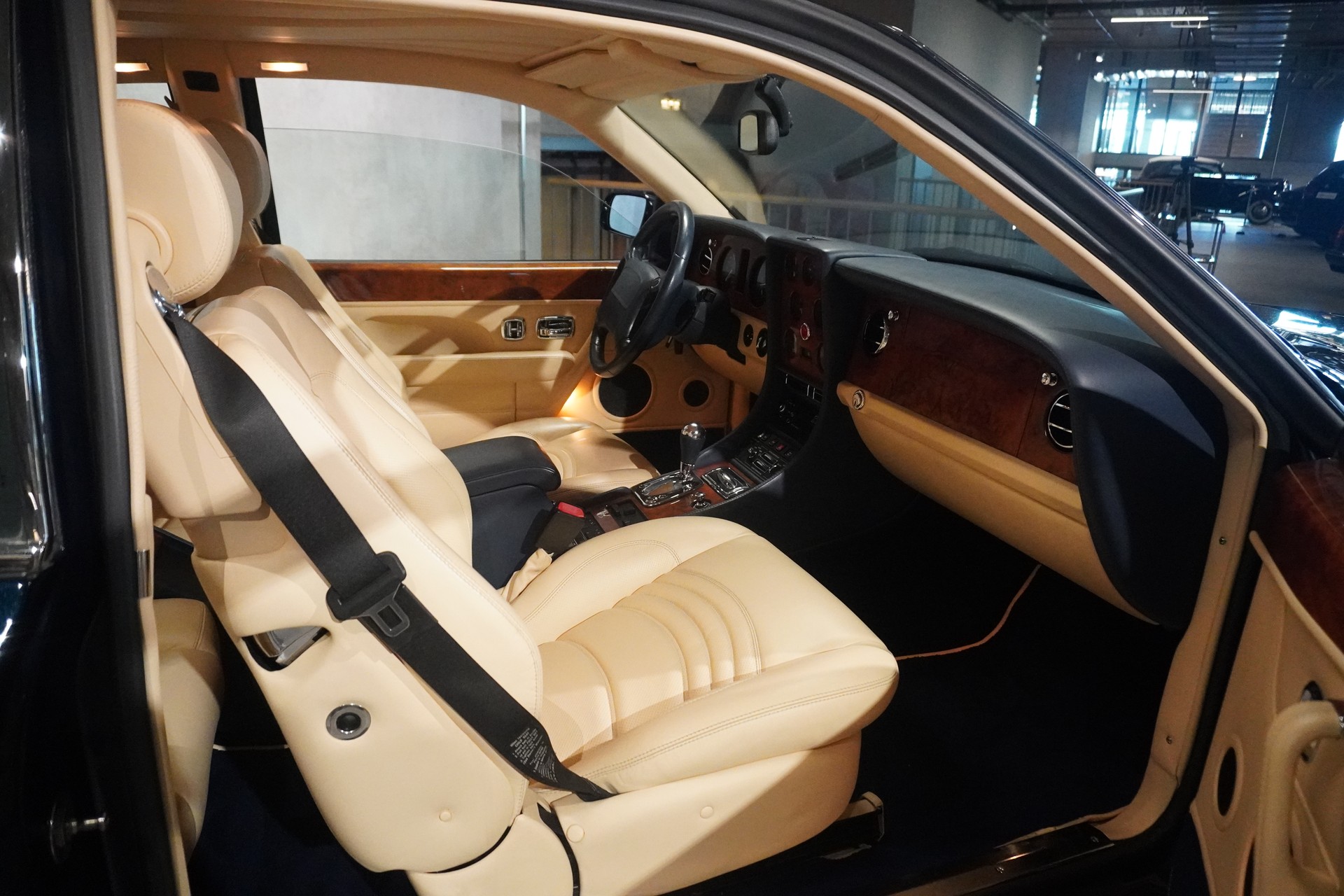 BENTLEY Continental T Coupé-image-6