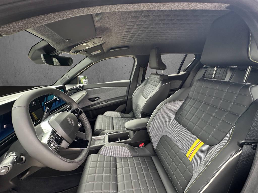 RENAULT 4 E-Tech Comfort Range iconic-image-9