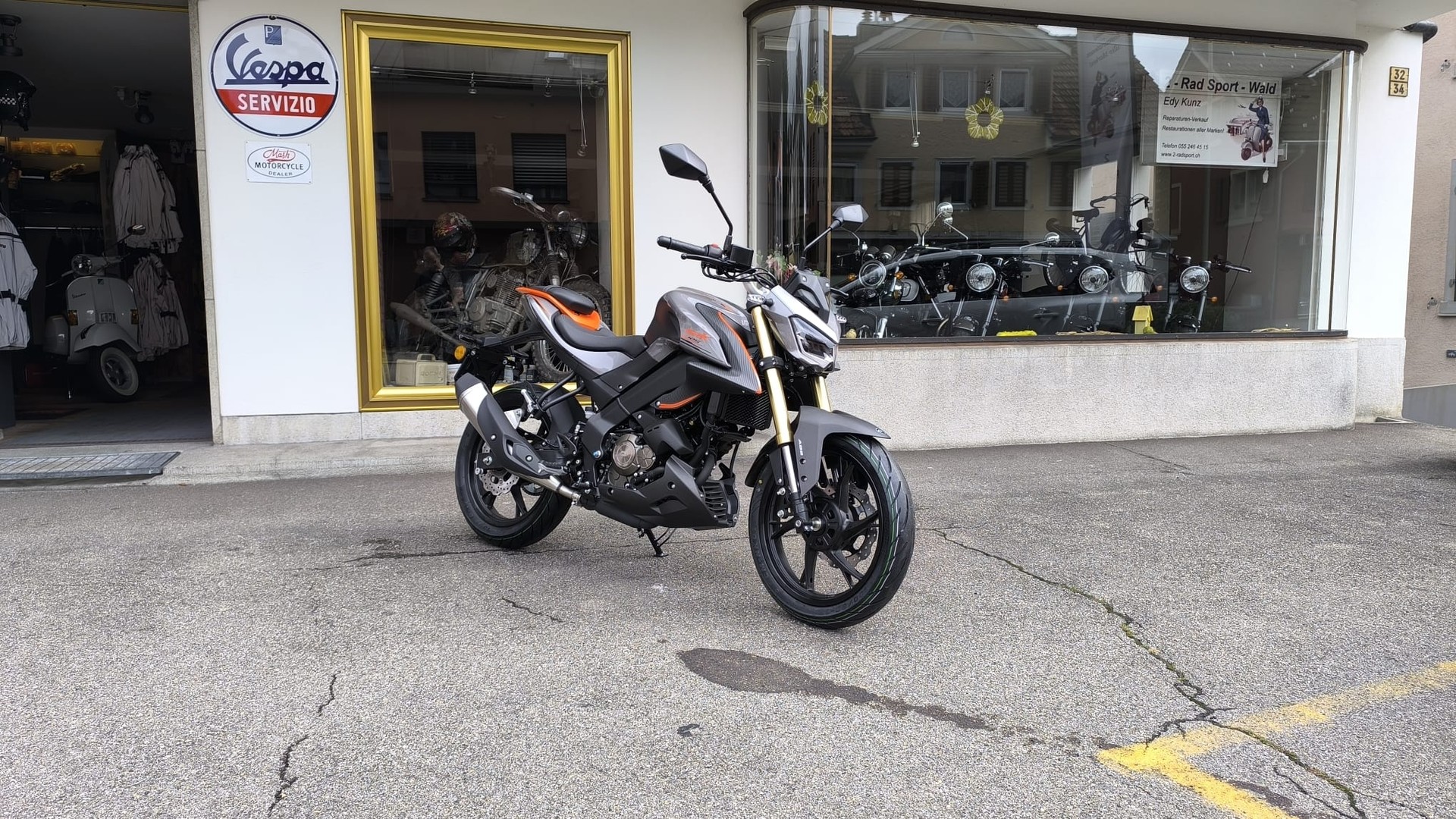 QJ 125