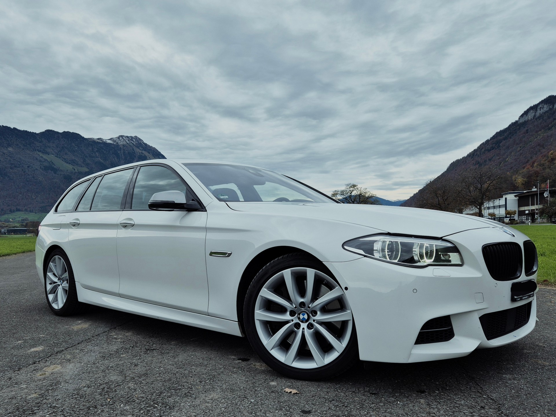 BMW M550d Touring xDrive Steptronic-image-0