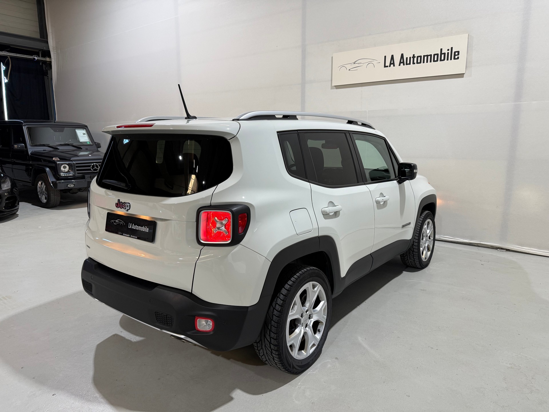 JEEP Renegade 2.0 CRD Limited AWD + Low Range 9ATX-image-8