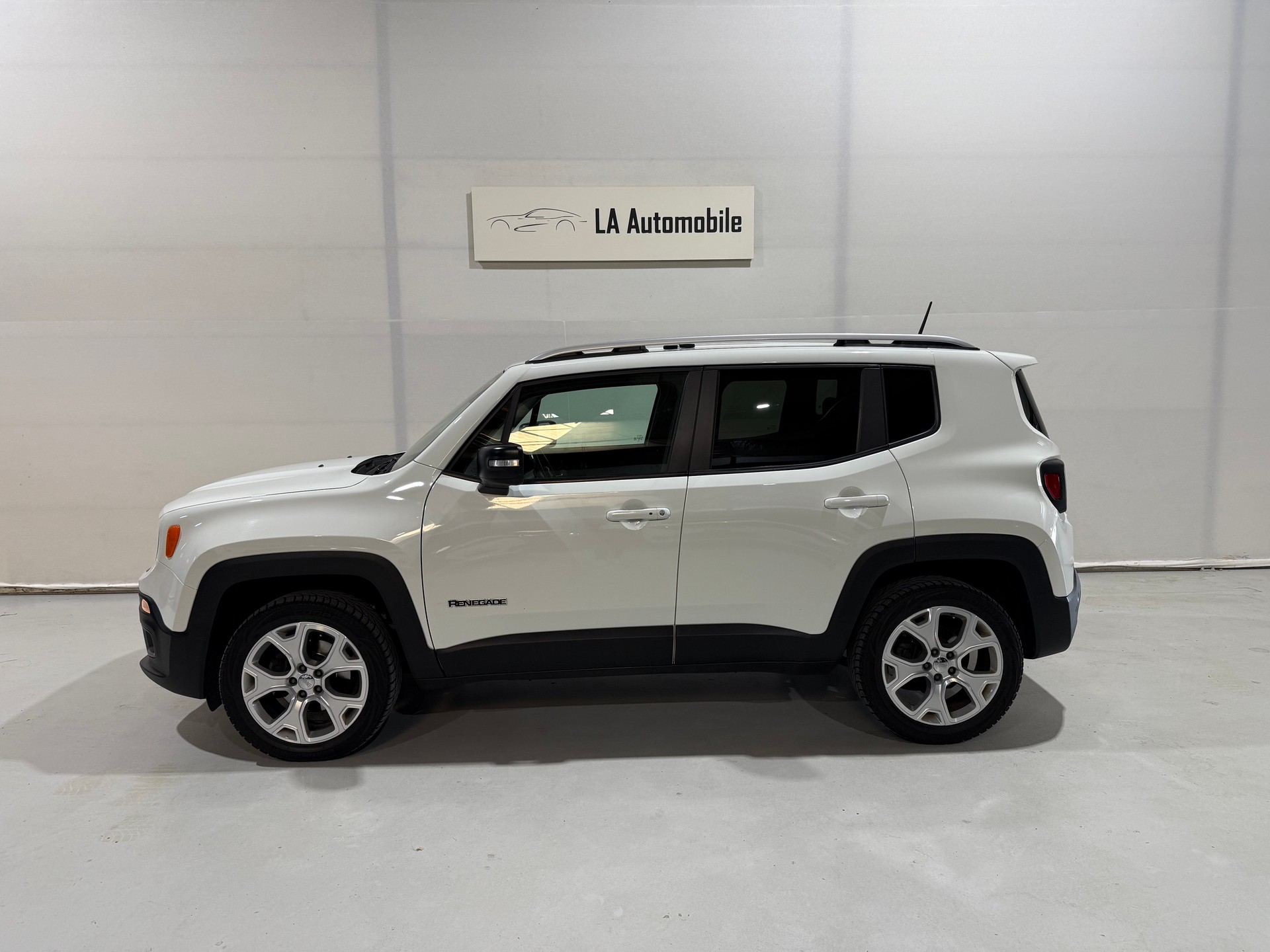 JEEP Renegade 2.0 CRD Limited AWD + Low Range 9ATX-image-2