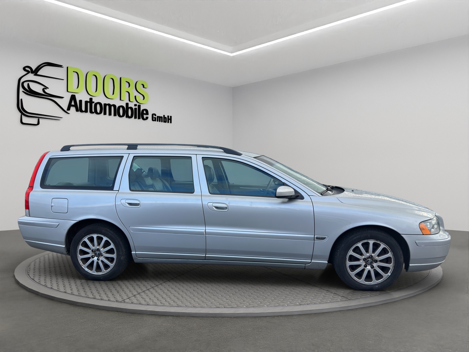 VOLVO V70 D5 Momentum-image-7