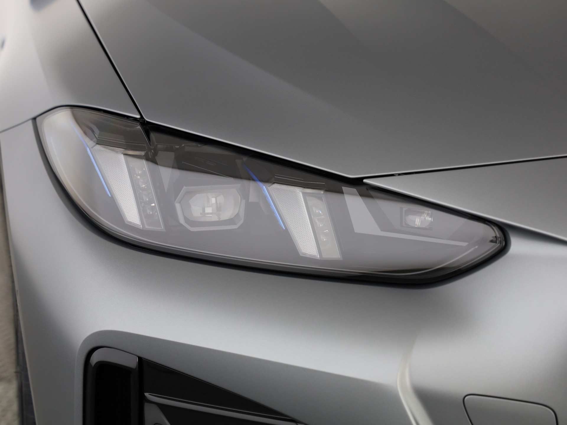 BMW i4 xDrive 40 M Sport Pro-image-6