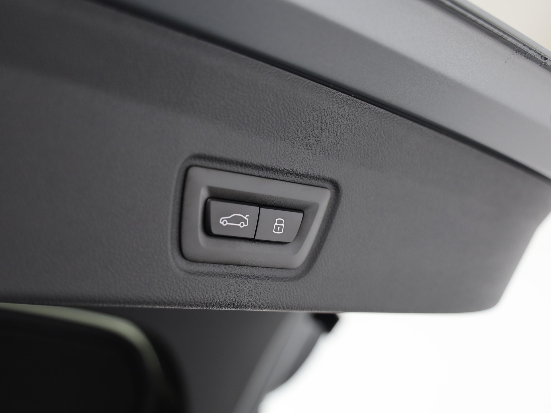 BMW i4 xDrive 40 M Sport Pro-image-21