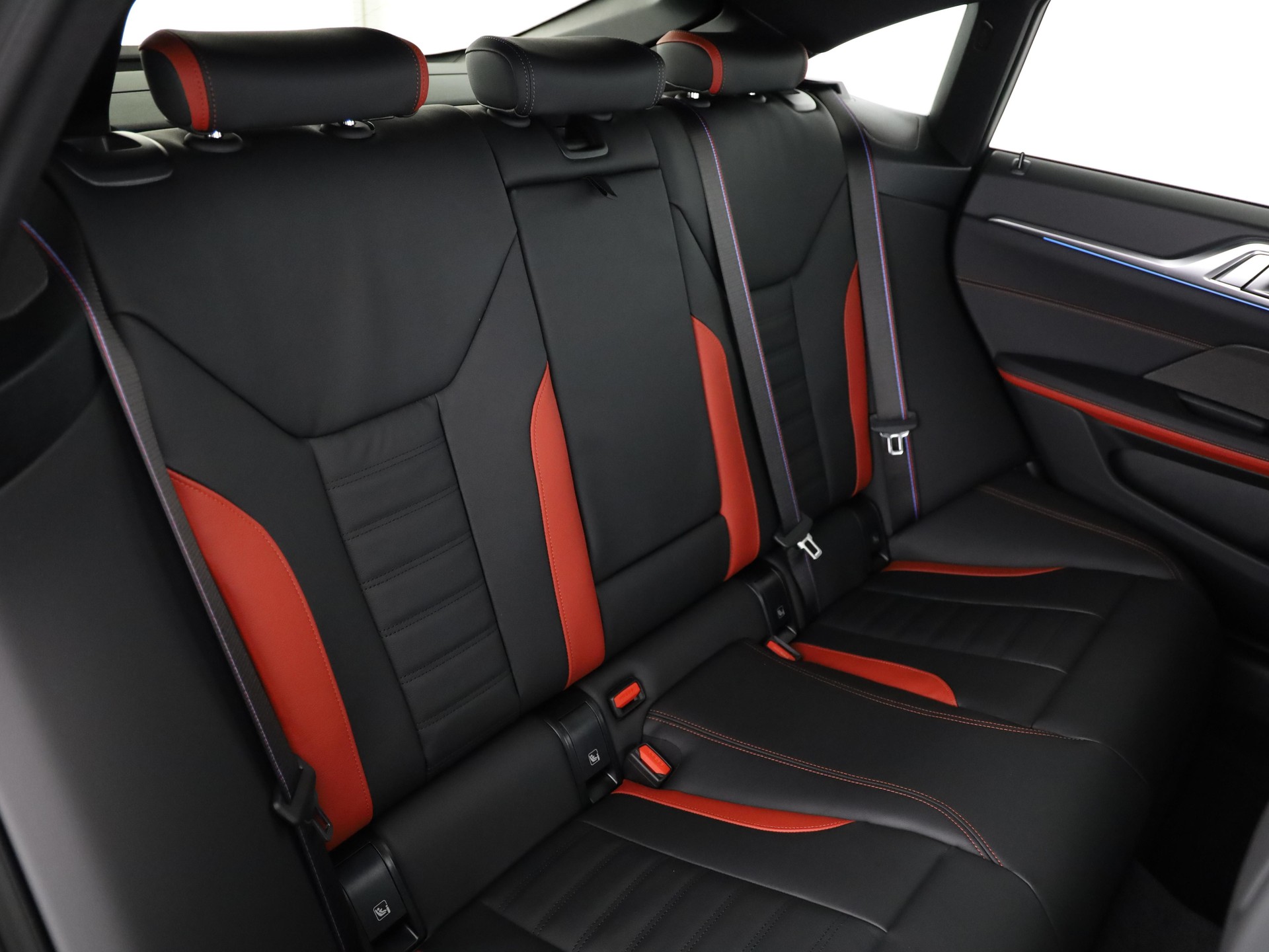 BMW i4 xDrive 40 M Sport Pro-image-17