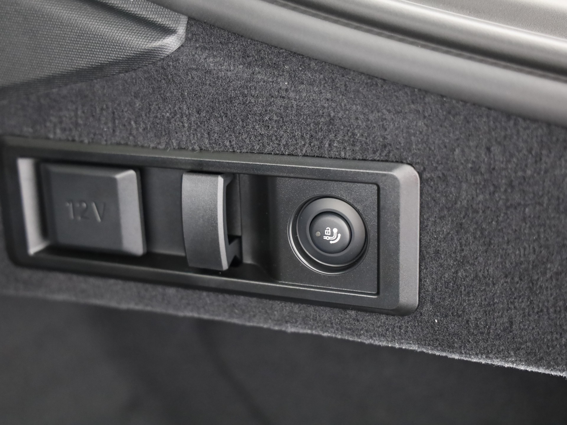 BMW i4 xDrive 40 M Sport Pro-image-19