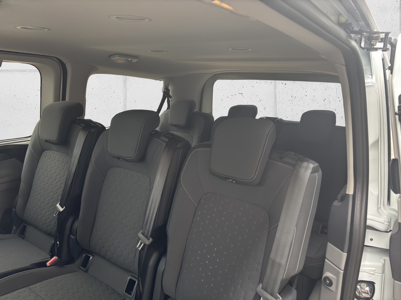 FORD Tourneo C Bus 320 L1 2.0 EcoBlue 136 Titanium-image-10