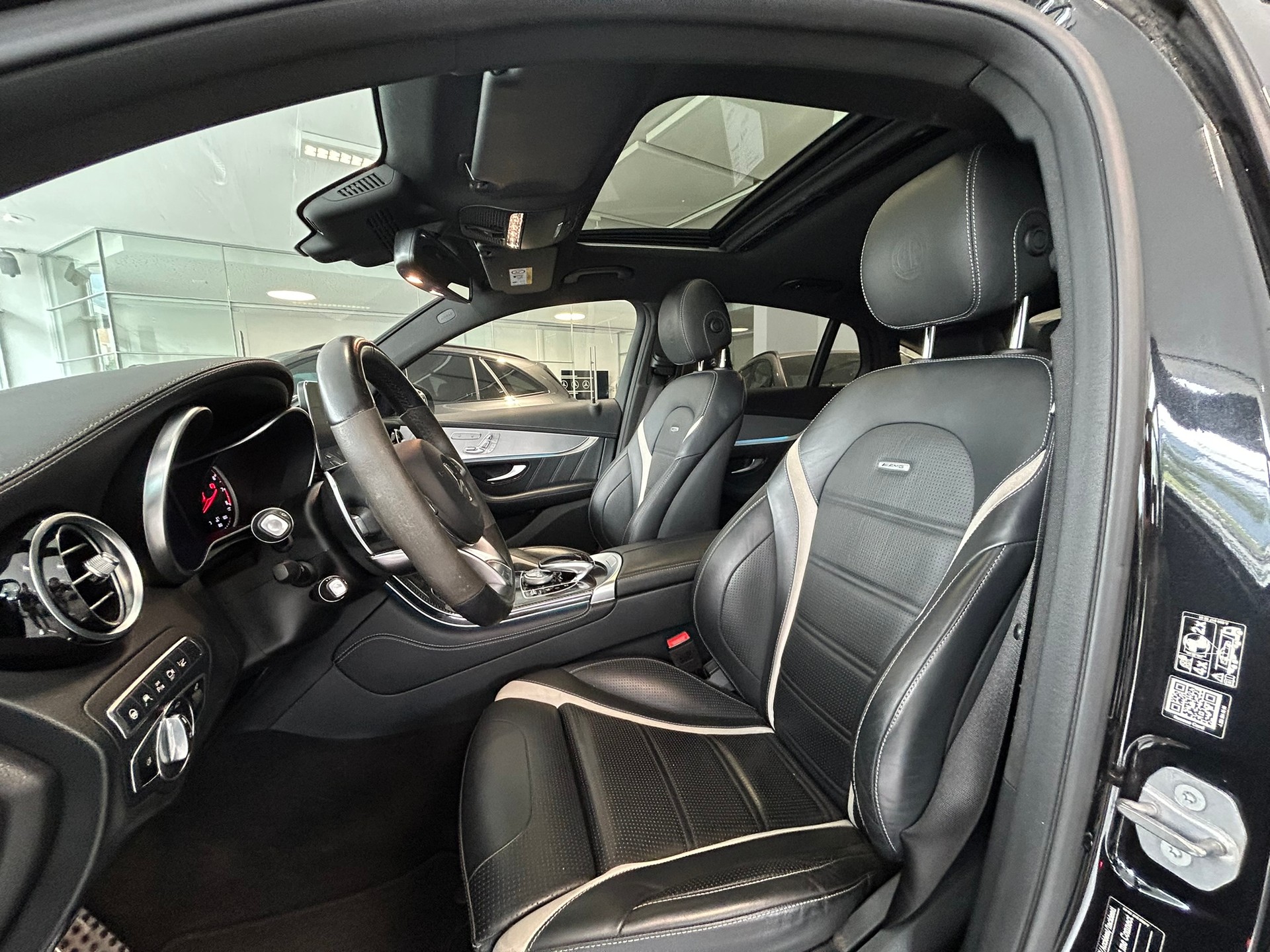 MERCEDES-BENZ GLC Coupé 63 S AMG 4Matic+ 9G-Tronic-image-8