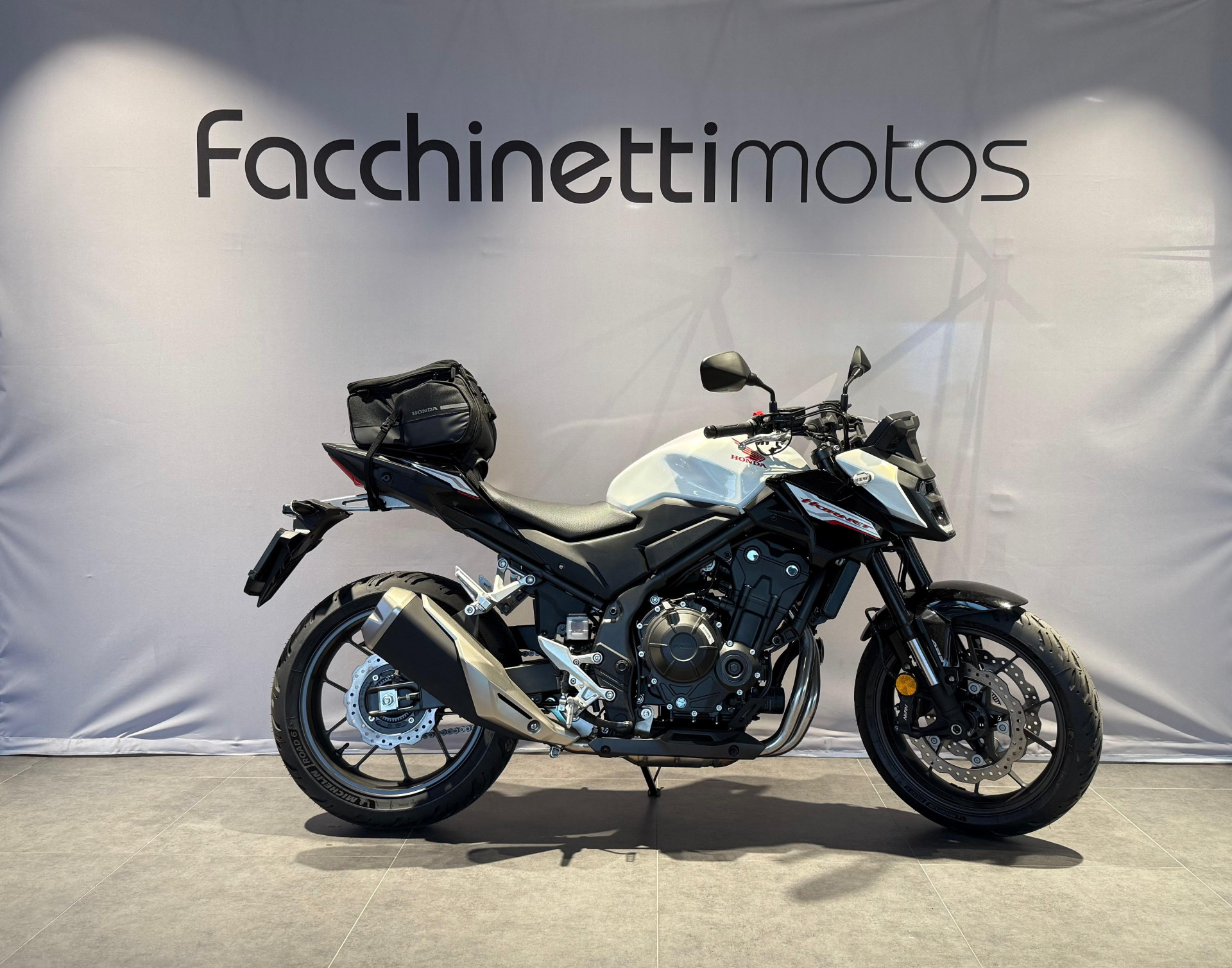 HONDA CB 500 Hornet-showroom-element-1