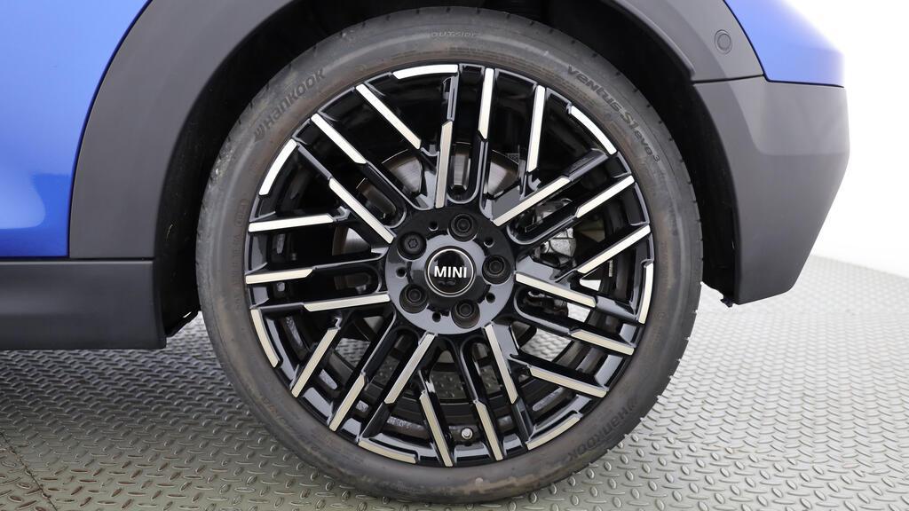 MINI Cooper S Cabrio-image-10