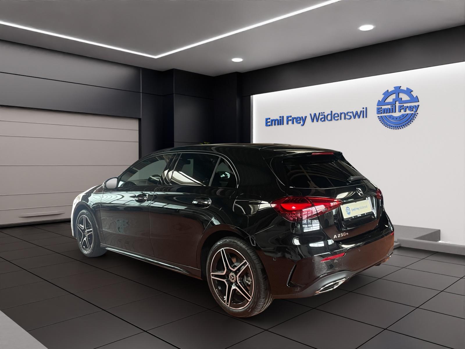 MERCEDES-BENZ A 250 e EQ Star AMG Line-image-2