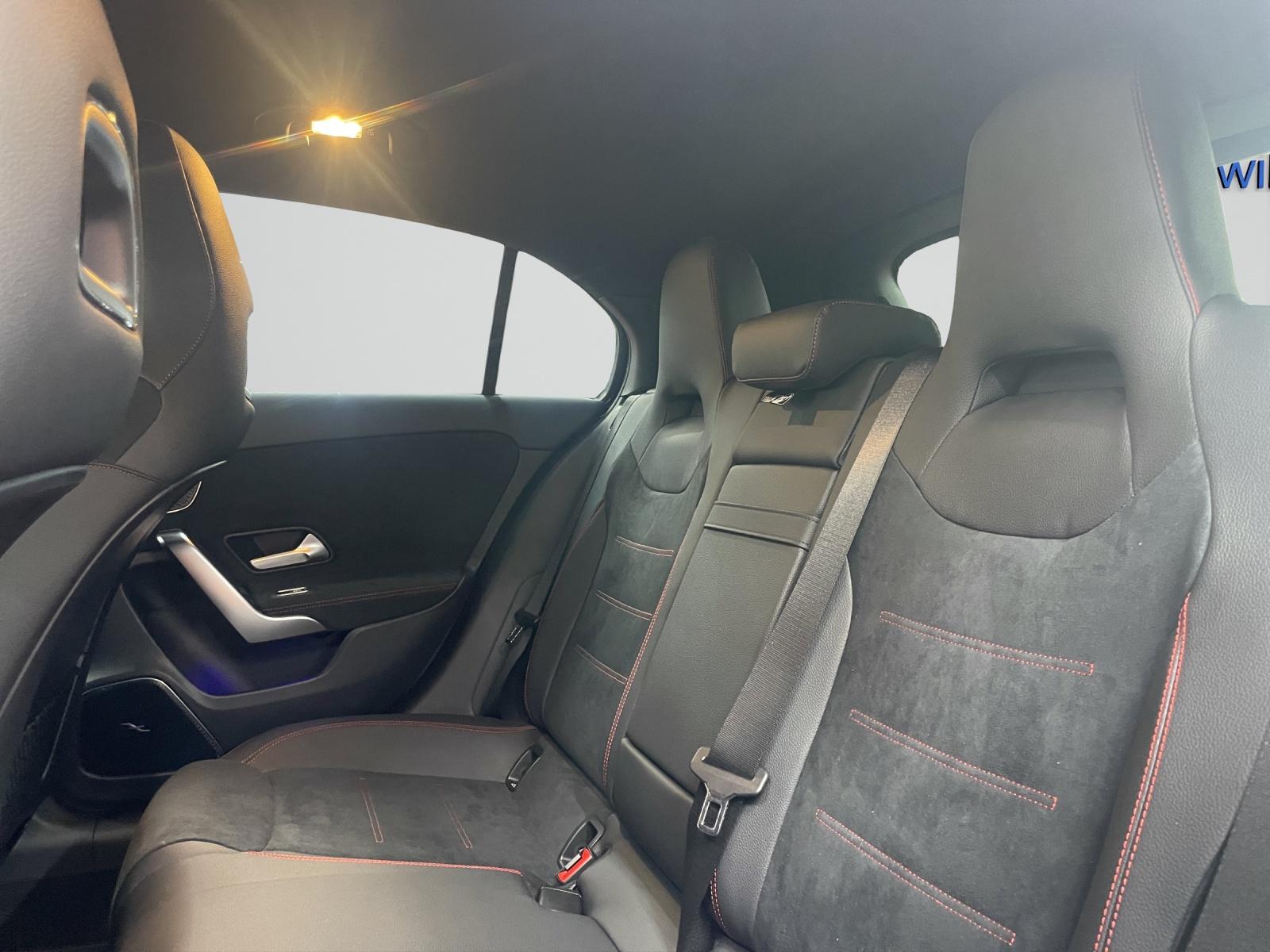 MERCEDES-BENZ A 250 e EQ Star AMG Line-image-7