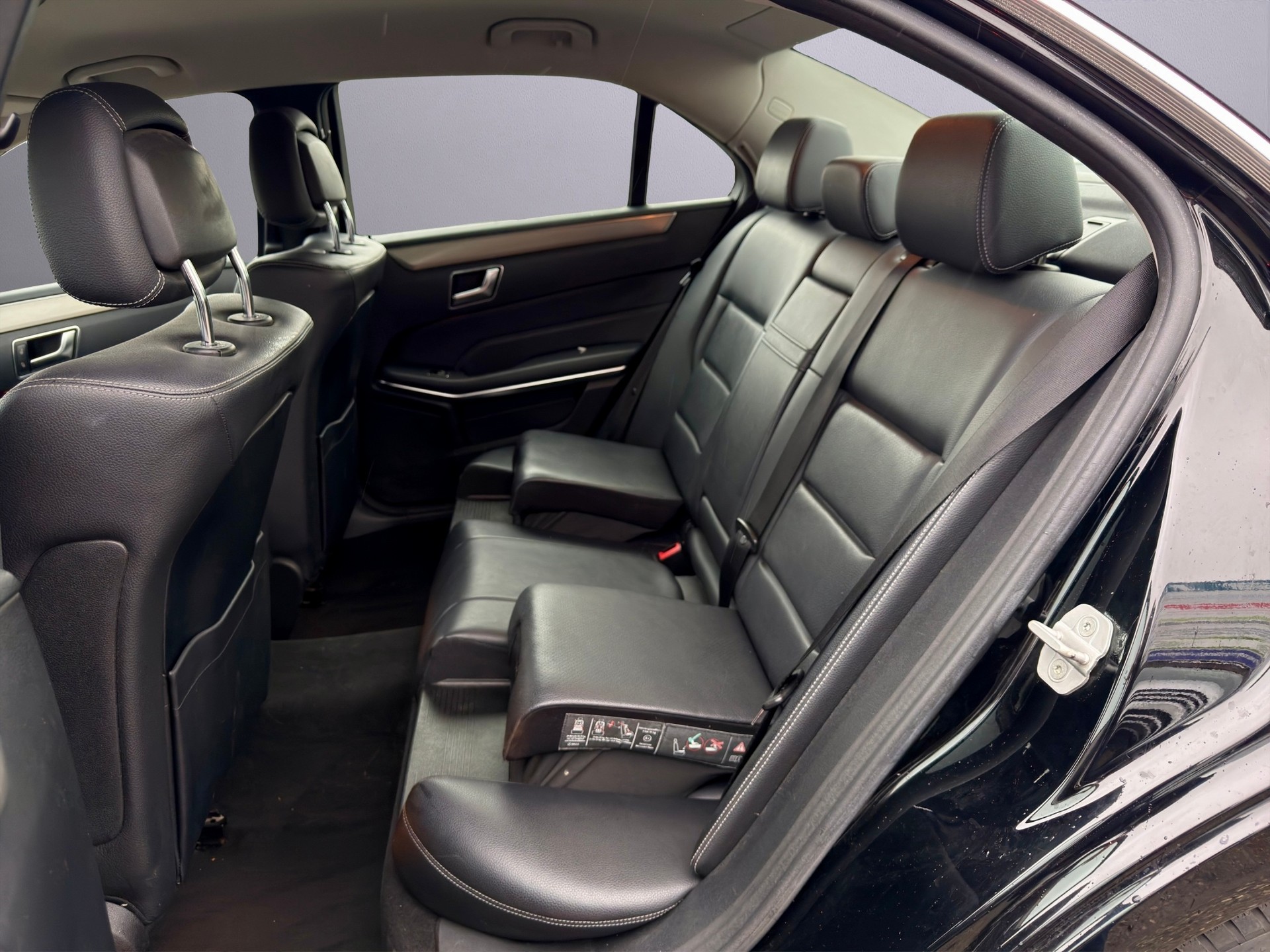 MERCEDES-BENZ E 200 CDI Avantgarde 7G-Tronic-image-12