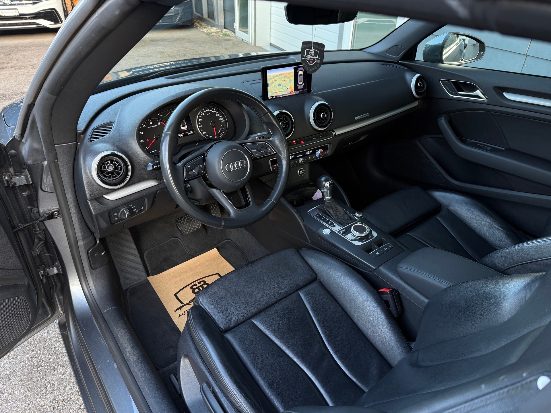 AUDI A3 Cabriolet 35 TFSI S-tronic-image-14