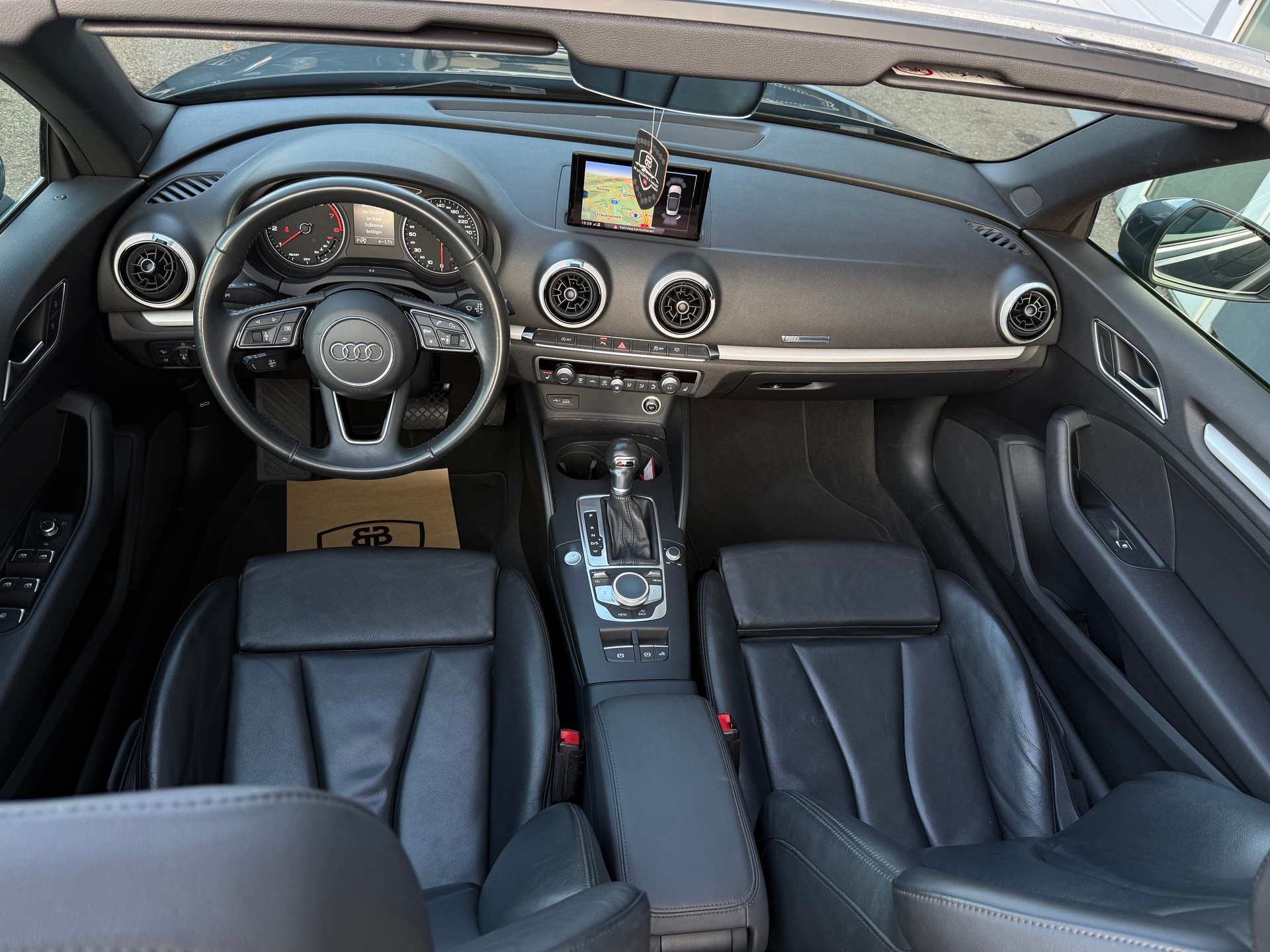 AUDI A3 Cabriolet 35 TFSI S-tronic-image-15