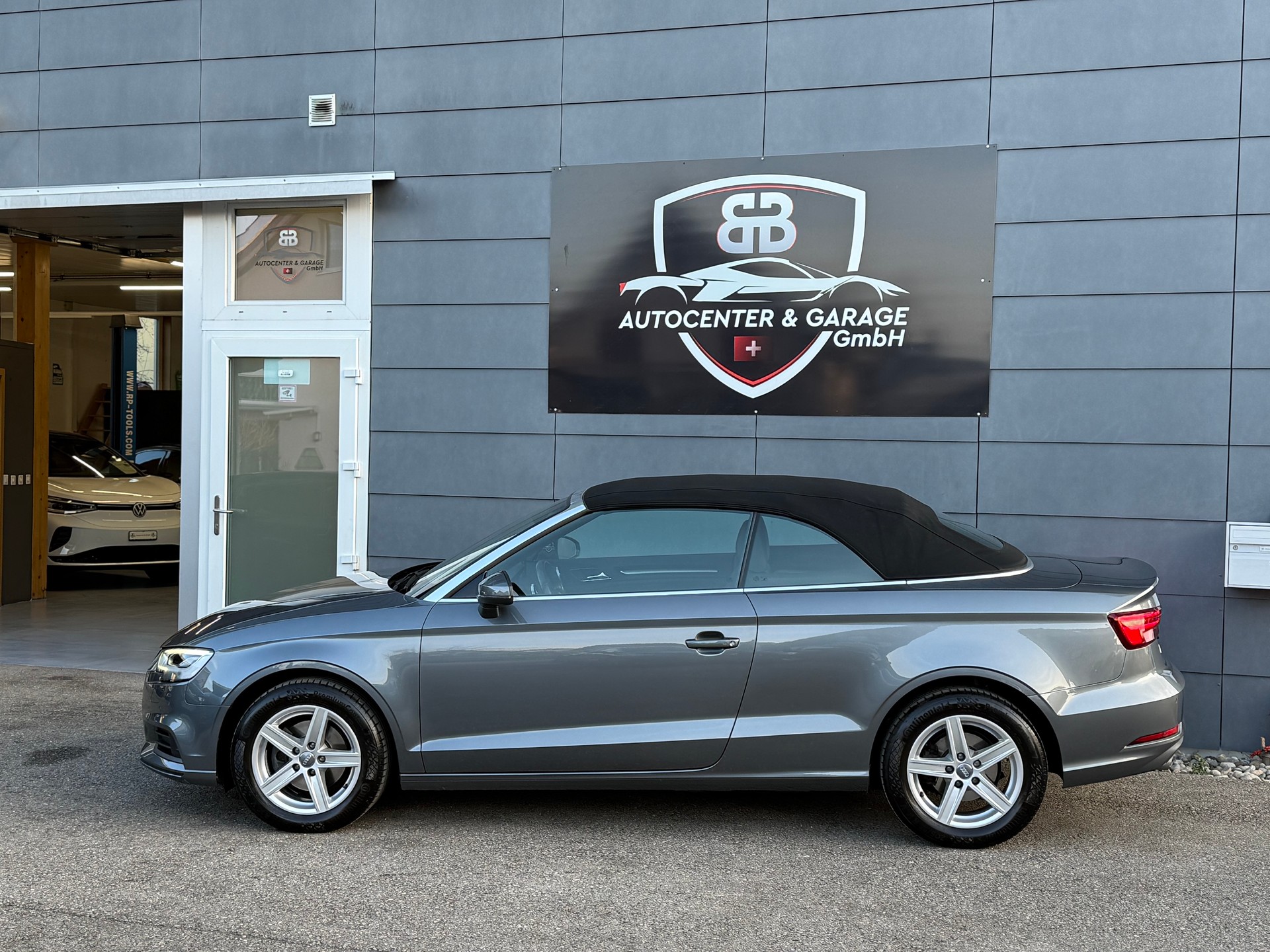 AUDI A3 Cabriolet 35 TFSI S-tronic-image-4