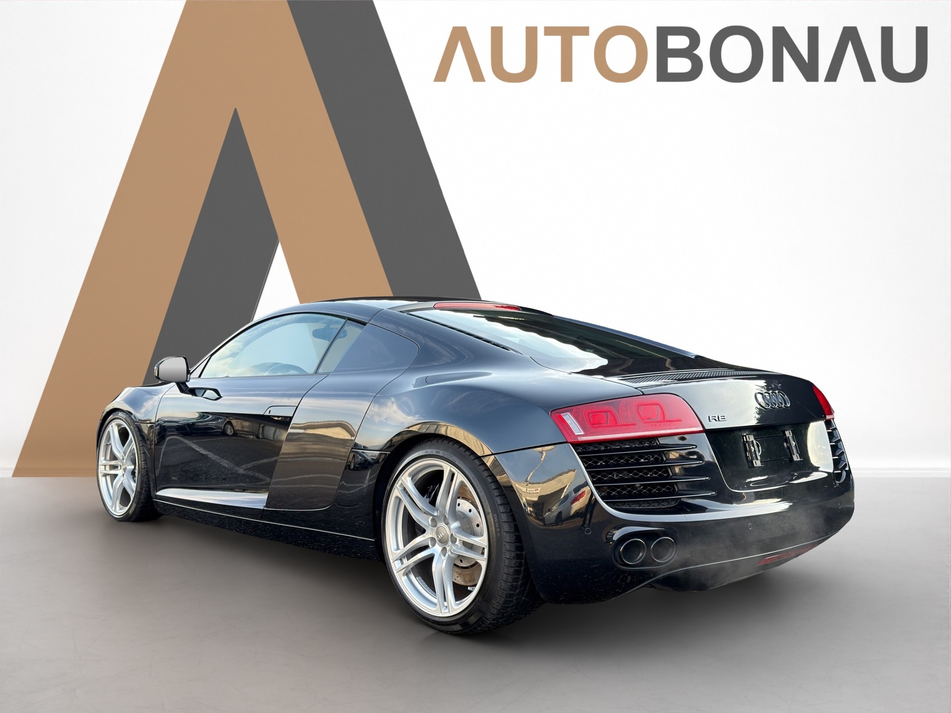 AUDI R8 Coupé 4.2-showroom-element-2