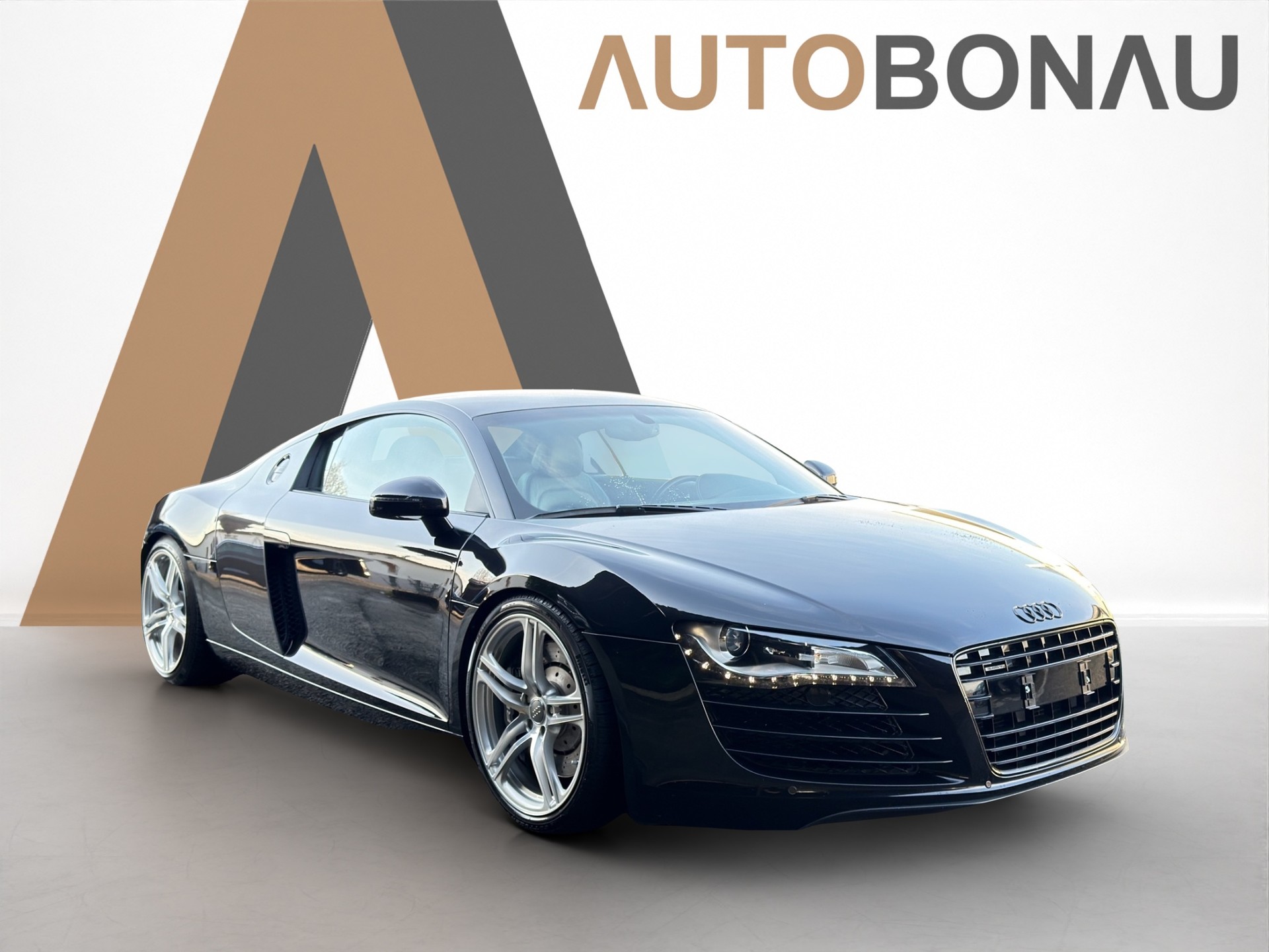 AUDI R8 Coupé 4.2-image-6