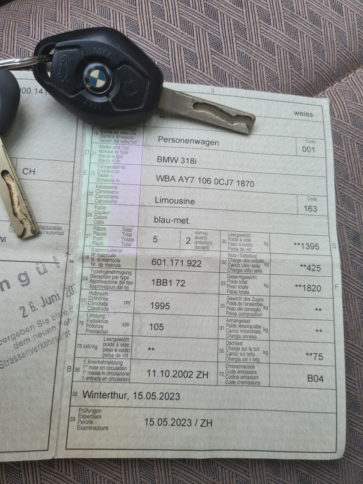 BMW 318i-image-9