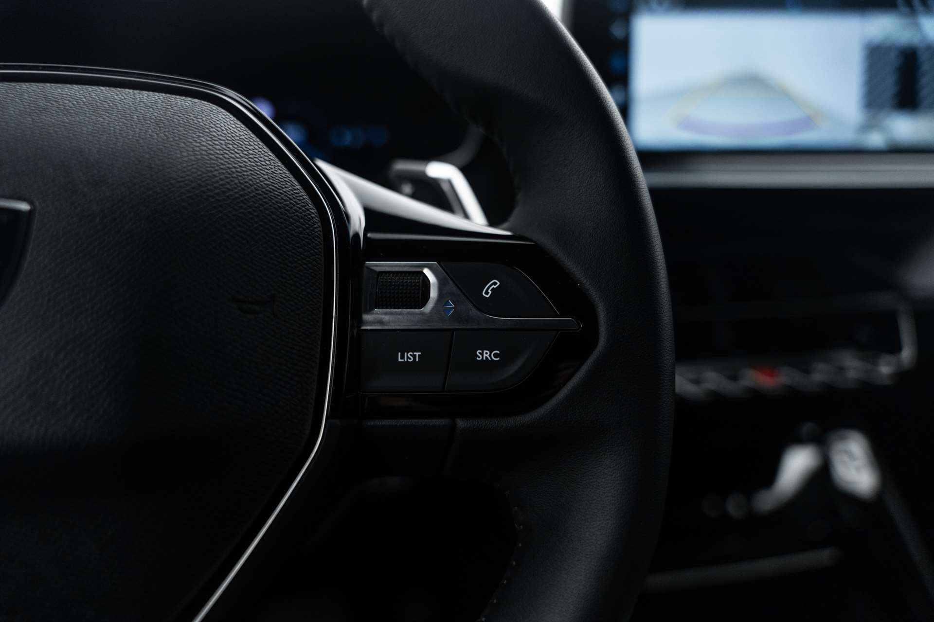 PEUGEOT 2008 1.2 PureTech Allure Premium Automat-image-16
