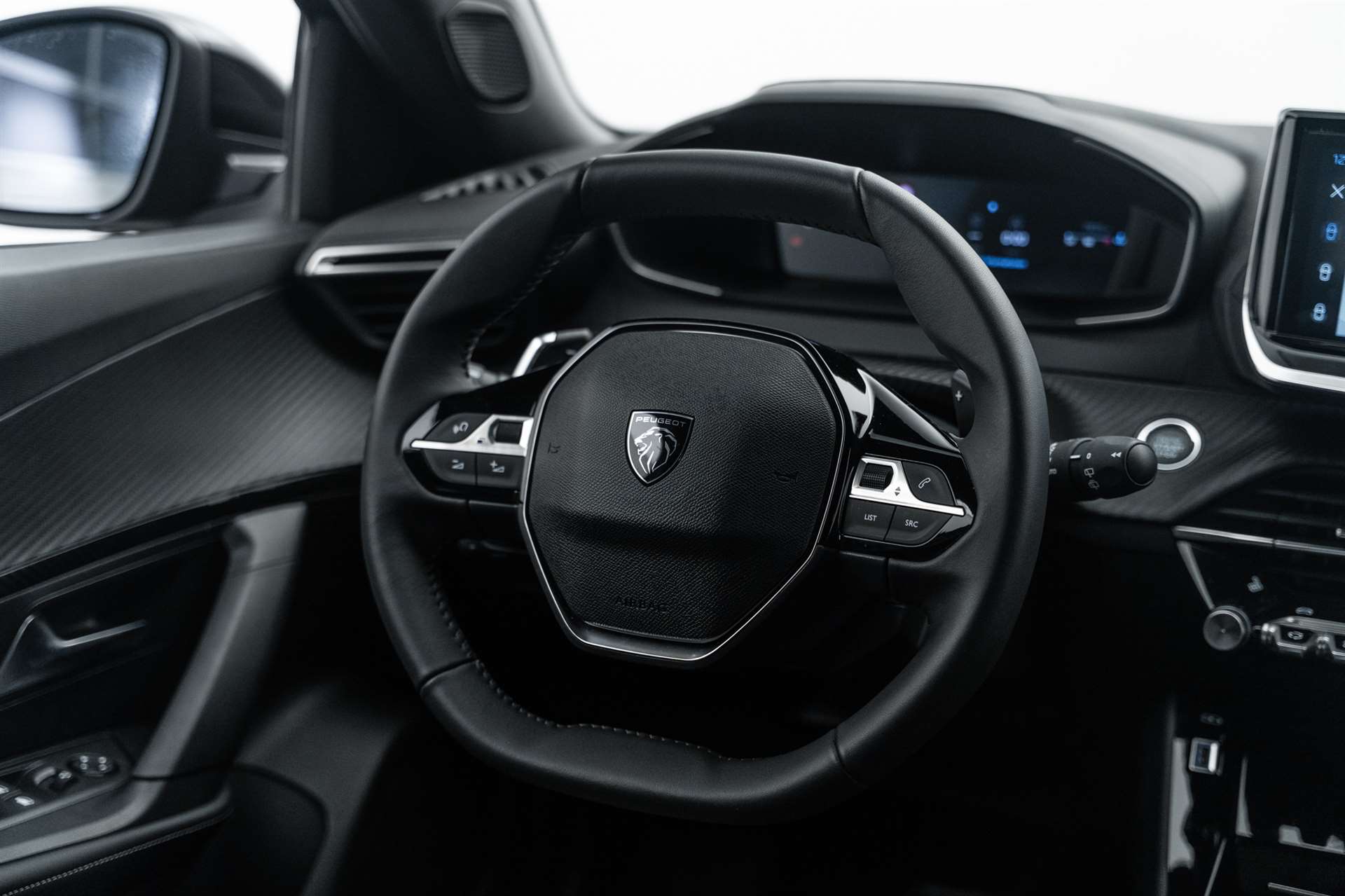 PEUGEOT 2008 1.2 PureTech Allure Premium Automat-image-9